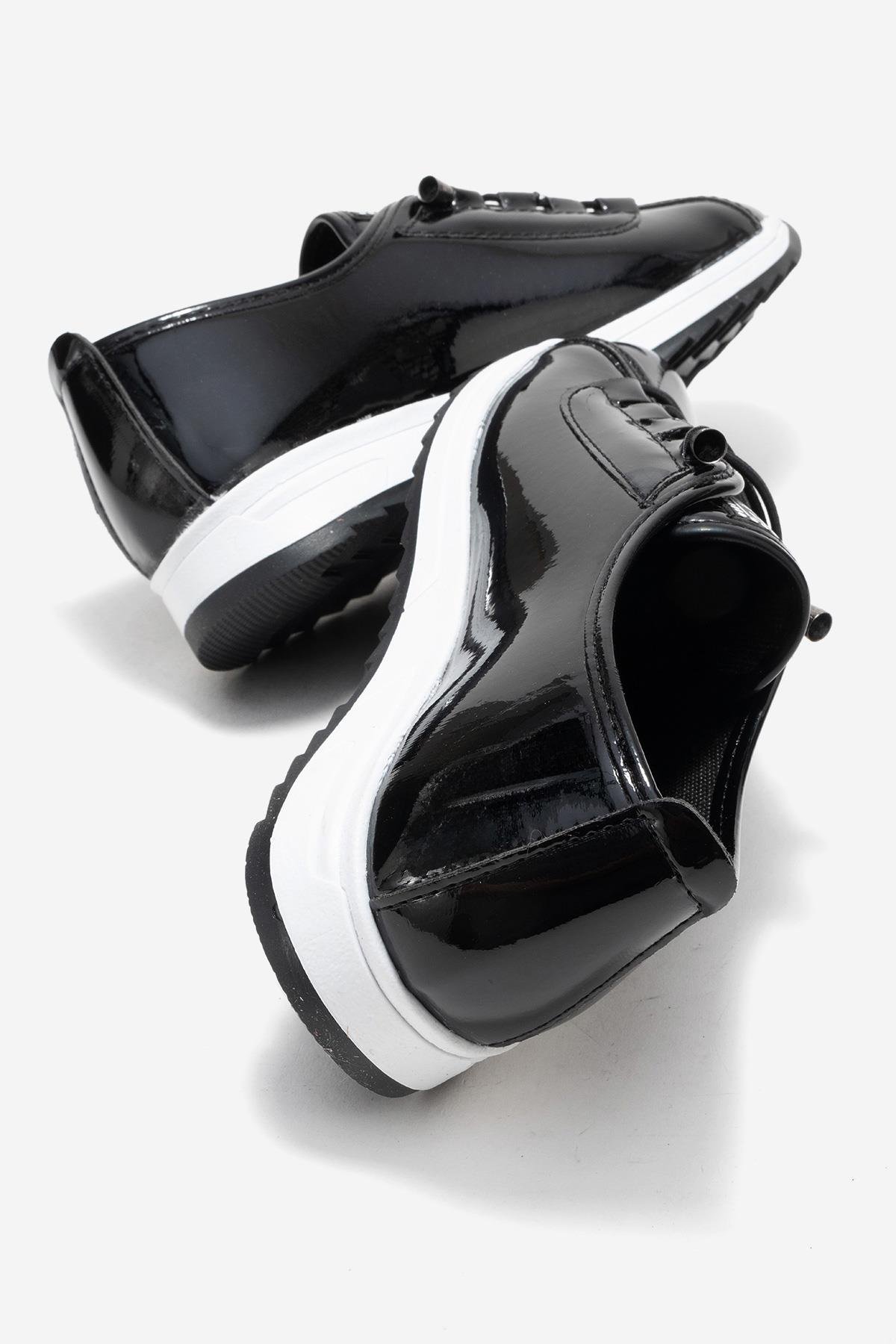 Yumuşak Tabanlı Lastik Bağcıklı Kadın Ayakkabı SİYAH RUGAN - Görsel 5