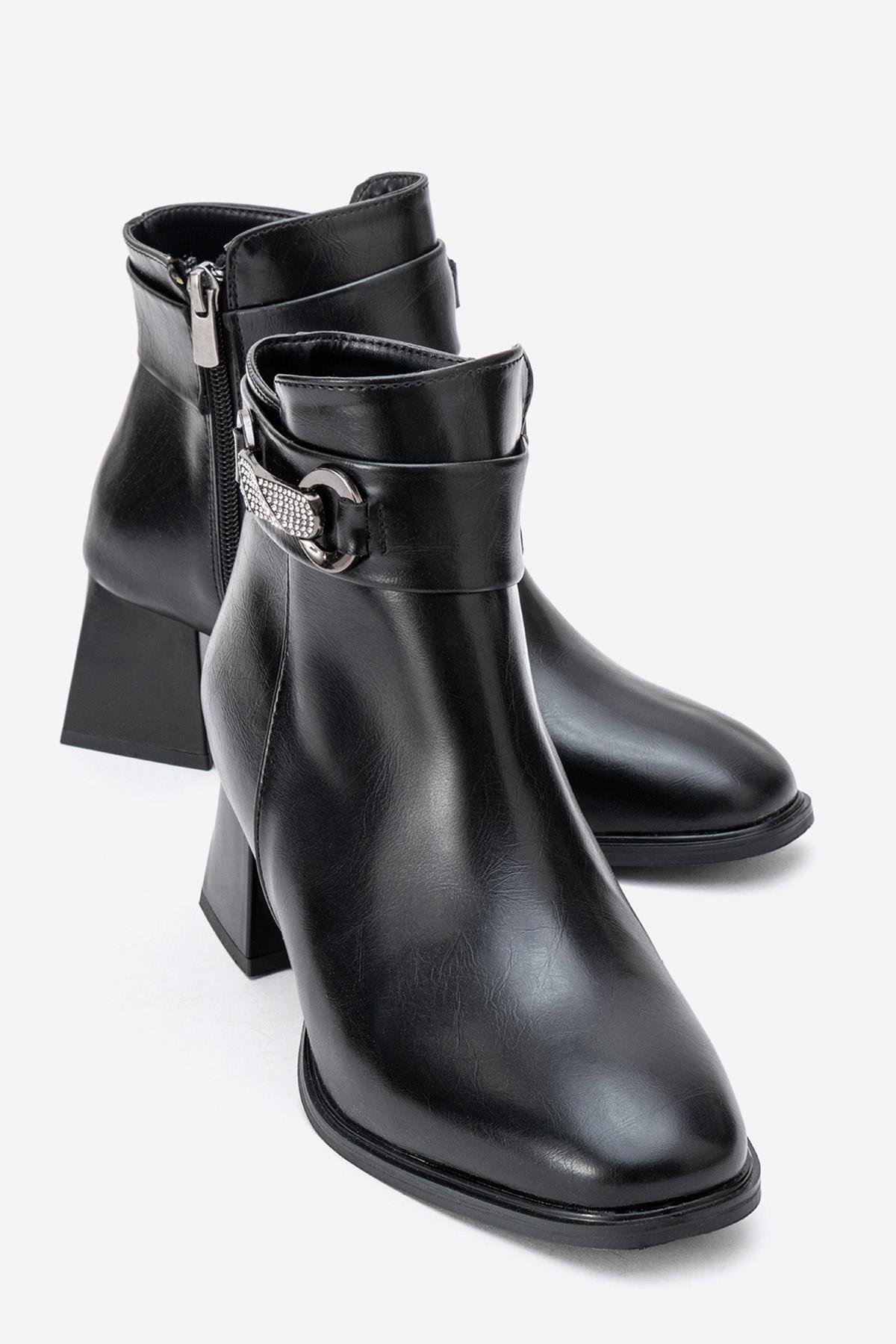 Taşlı Tokalı Küt Burunlu Topuklu Bot SİYAH CİLT - Görsel 2