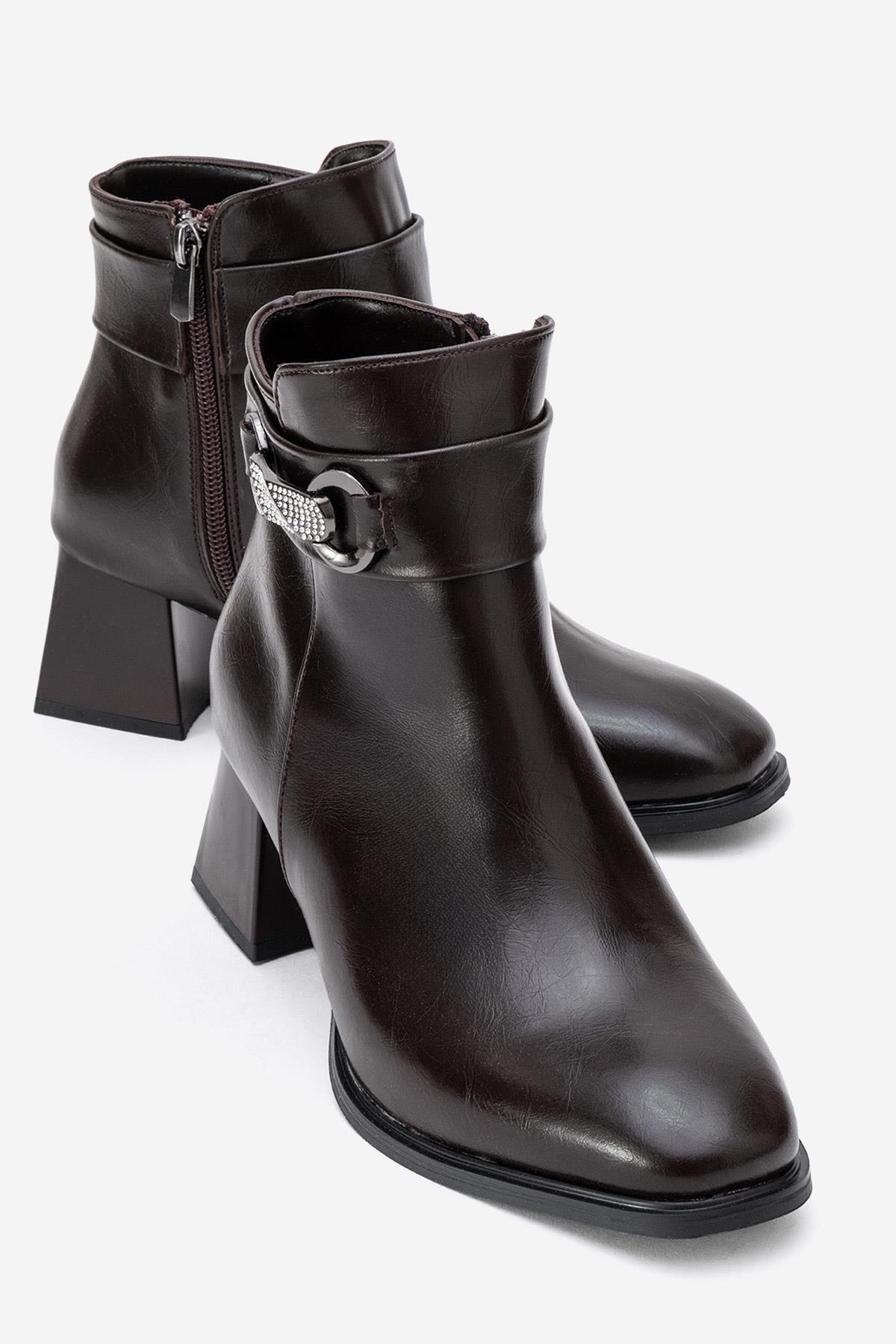 Taşlı Tokalı Küt Burunlu Topuklu Bot KAHVE CİLT - Görsel 2