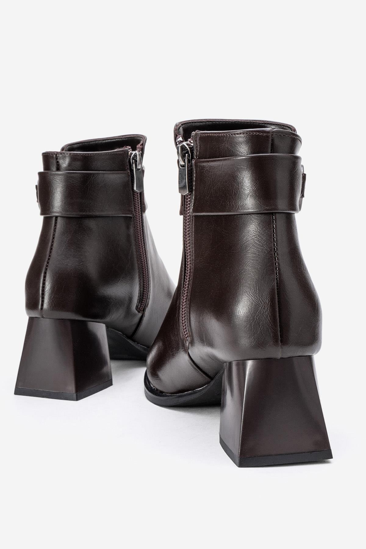 Taşlı Tokalı Küt Burunlu Topuklu Bot KAHVE CİLT - Görsel 5