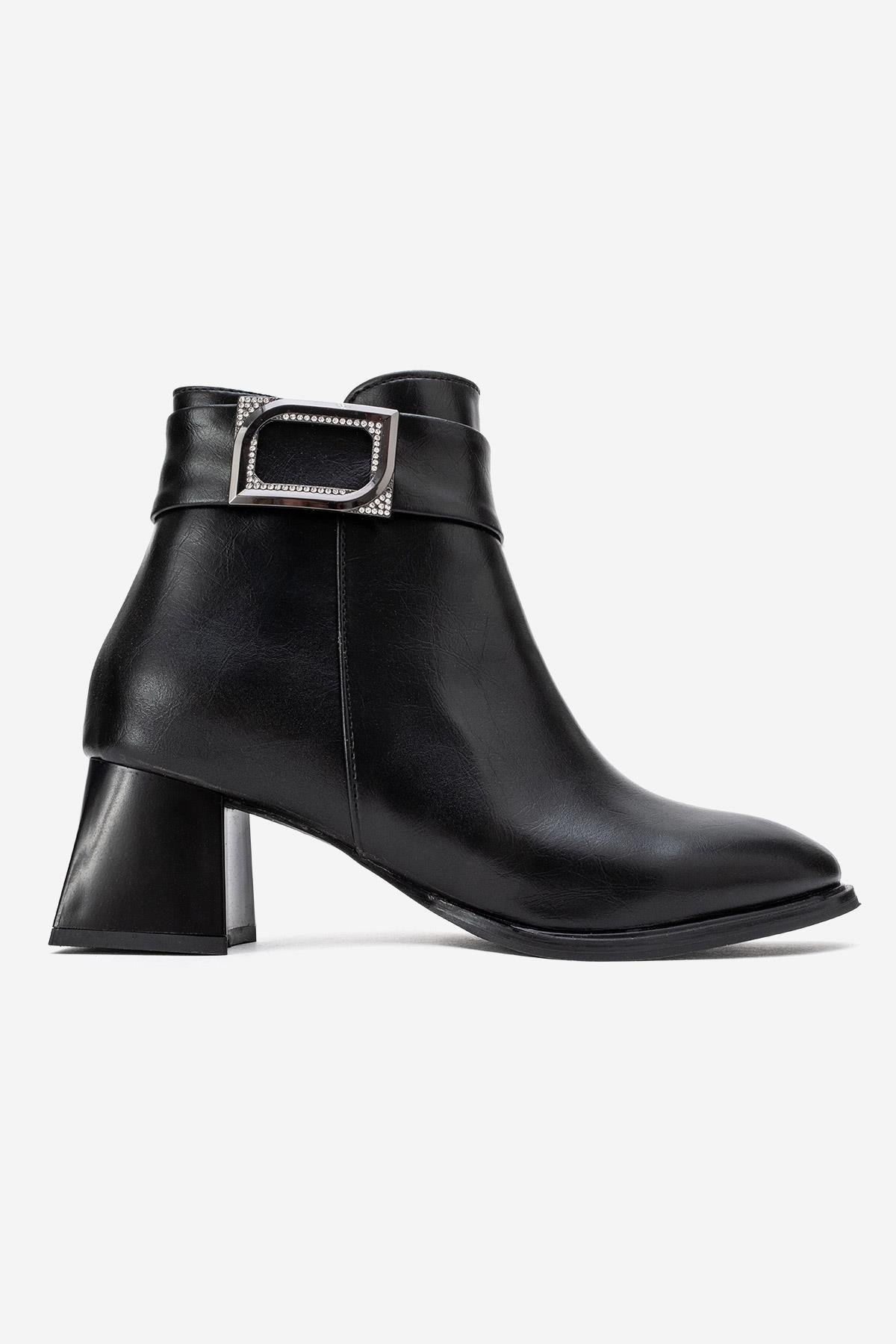 Sade Kare Tokalı Küt Burunlu Topuklu Bot SİYAH CİLT - Görsel 3
