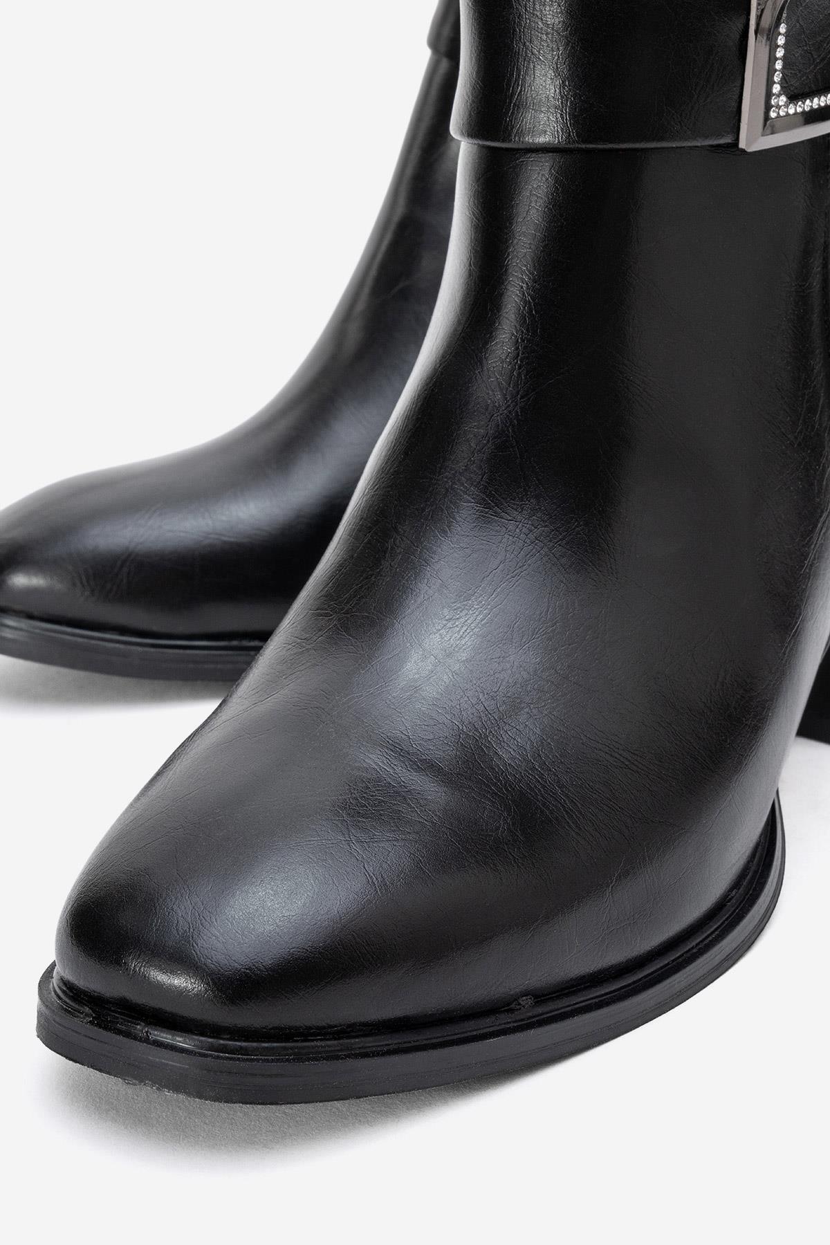 Sade Kare Tokalı Küt Burunlu Topuklu Bot SİYAH CİLT - Görsel 4