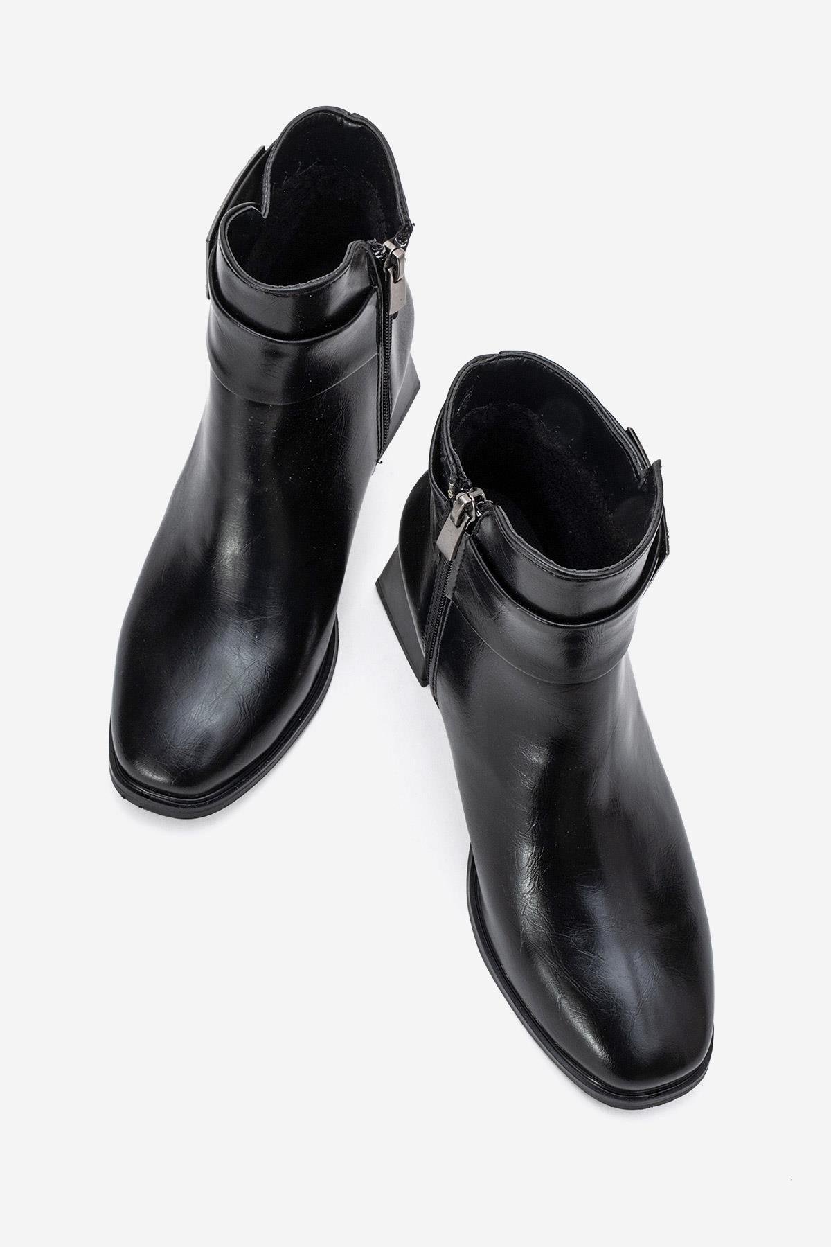 Sade Kare Tokalı Küt Burunlu Topuklu Bot SİYAH CİLT - Görsel 6