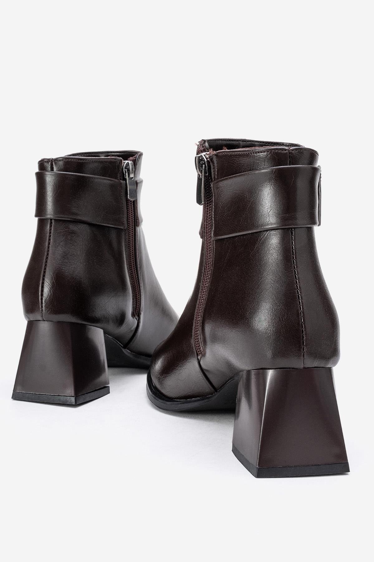 Sade Kare Tokalı Küt Burunlu Topuklu Bot KAHVE CİLT - Görsel 5