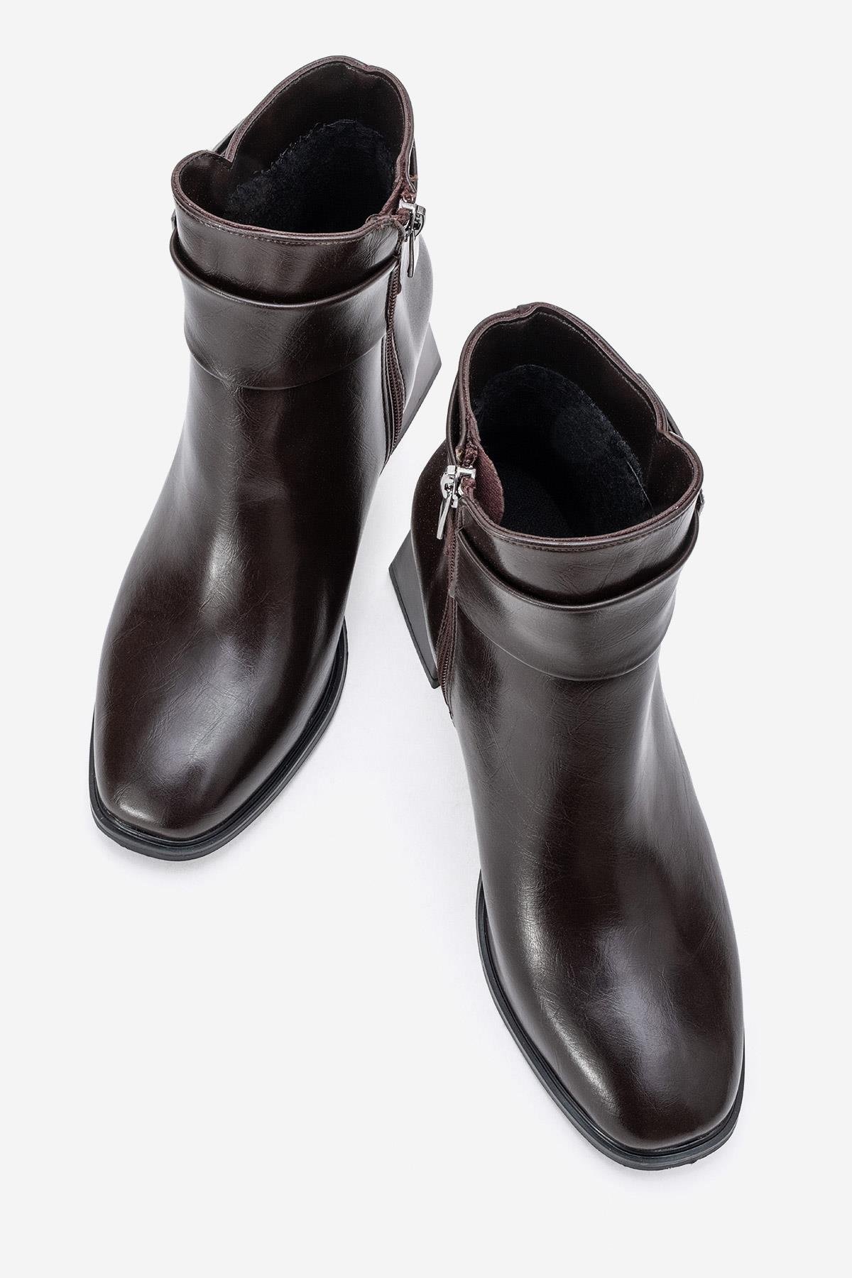 Sade Kare Tokalı Küt Burunlu Topuklu Bot KAHVE CİLT - Görsel 6