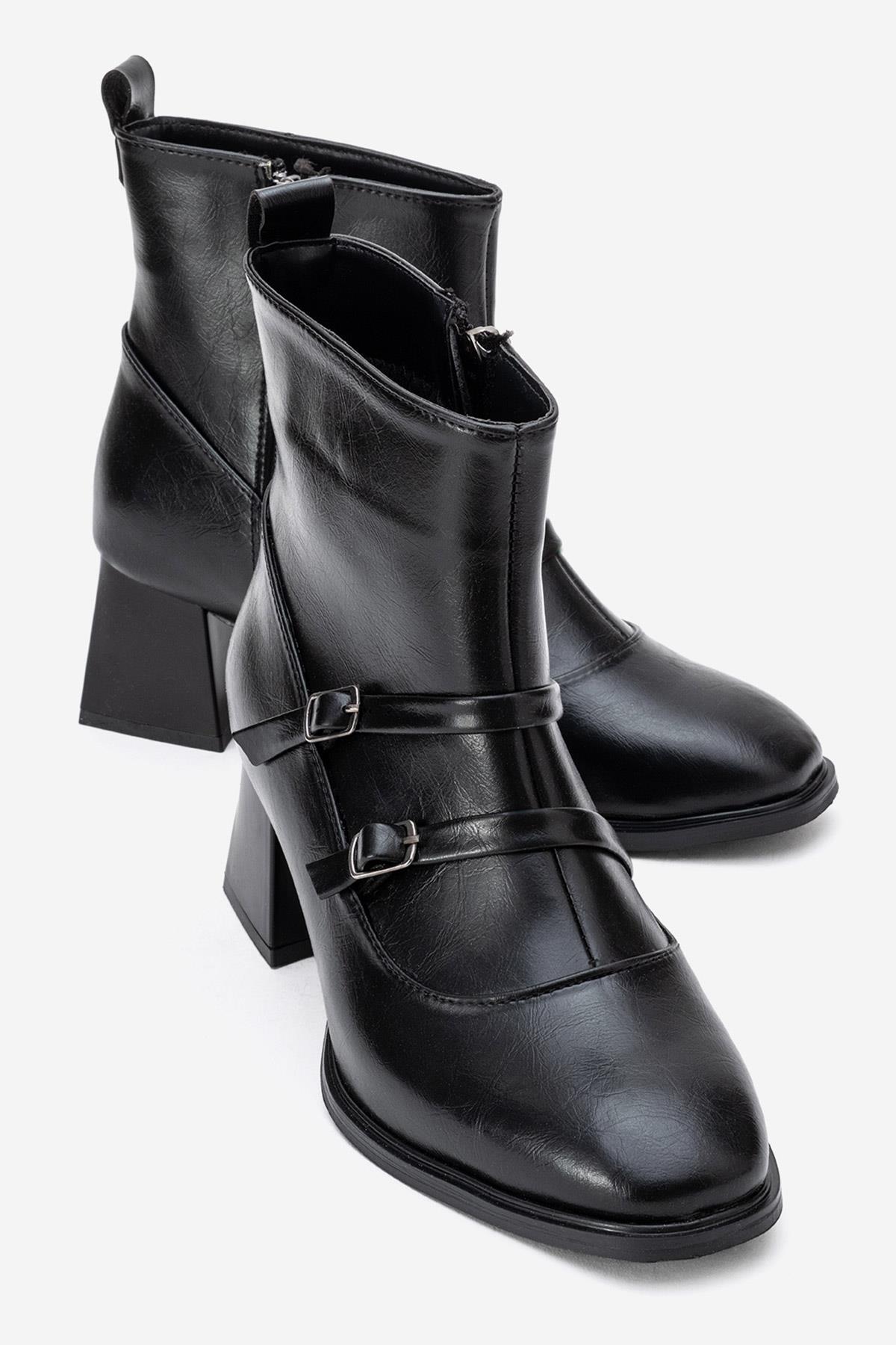 Sade Çift Tokalı Küt Burunlu Topuklu Bot SİYAH CİLT - Görsel 2