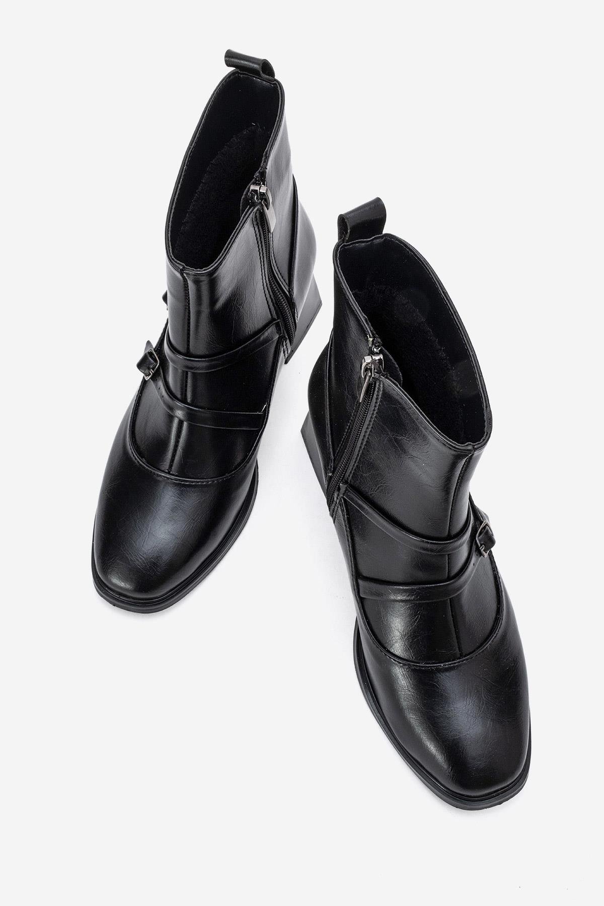 Sade Çift Tokalı Küt Burunlu Topuklu Bot SİYAH CİLT - Görsel 9