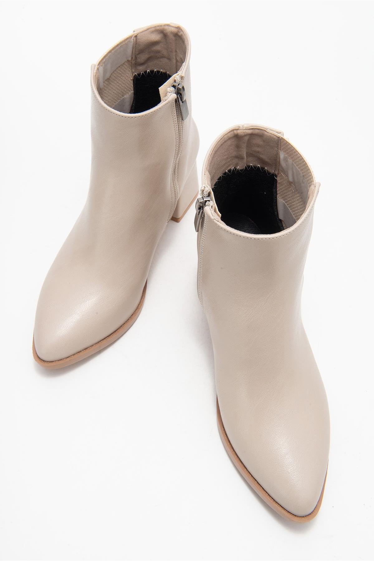 Kadın Sade Lastikli Sivri Burunlu Topuklu Bot TEN CİLT - Görsel 6