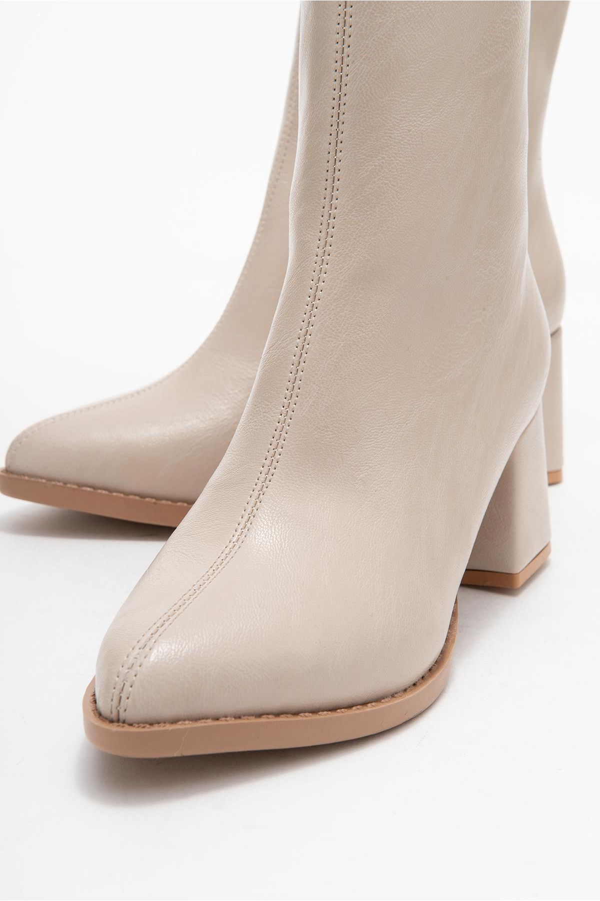 Sade Dikişli Fermuarlı Kadın Topuklu Bot TEN CİLT - Görsel 4