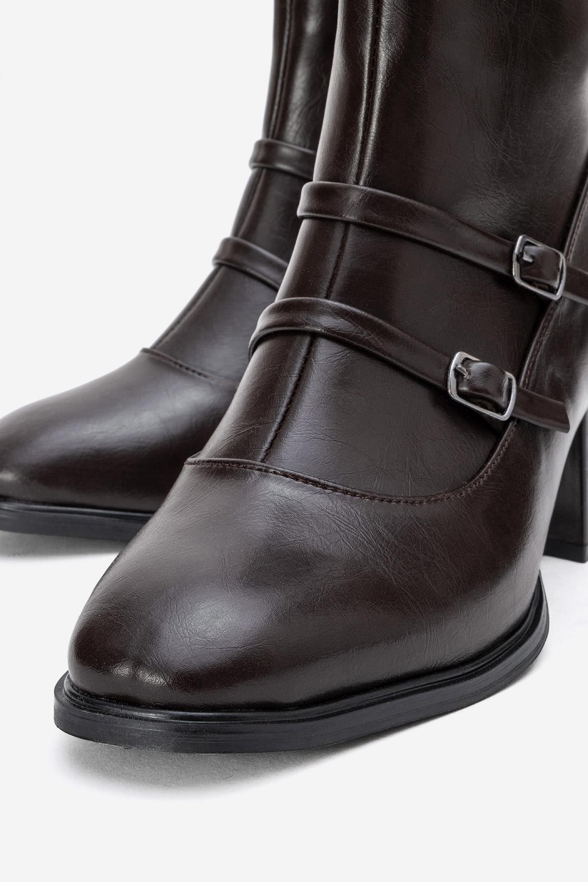 Sade Çift Tokalı Küt Burunlu Topuklu Bot KAHVE CİLT - Görsel 4