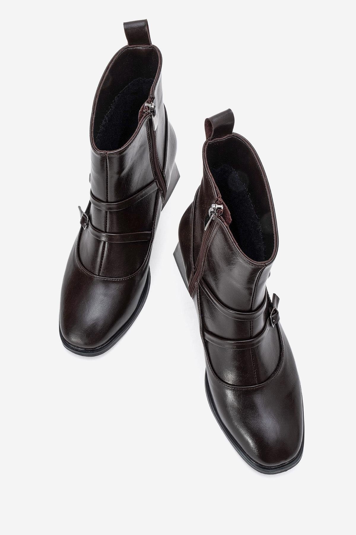 Sade Çift Tokalı Küt Burunlu Topuklu Bot KAHVE CİLT - Görsel 8