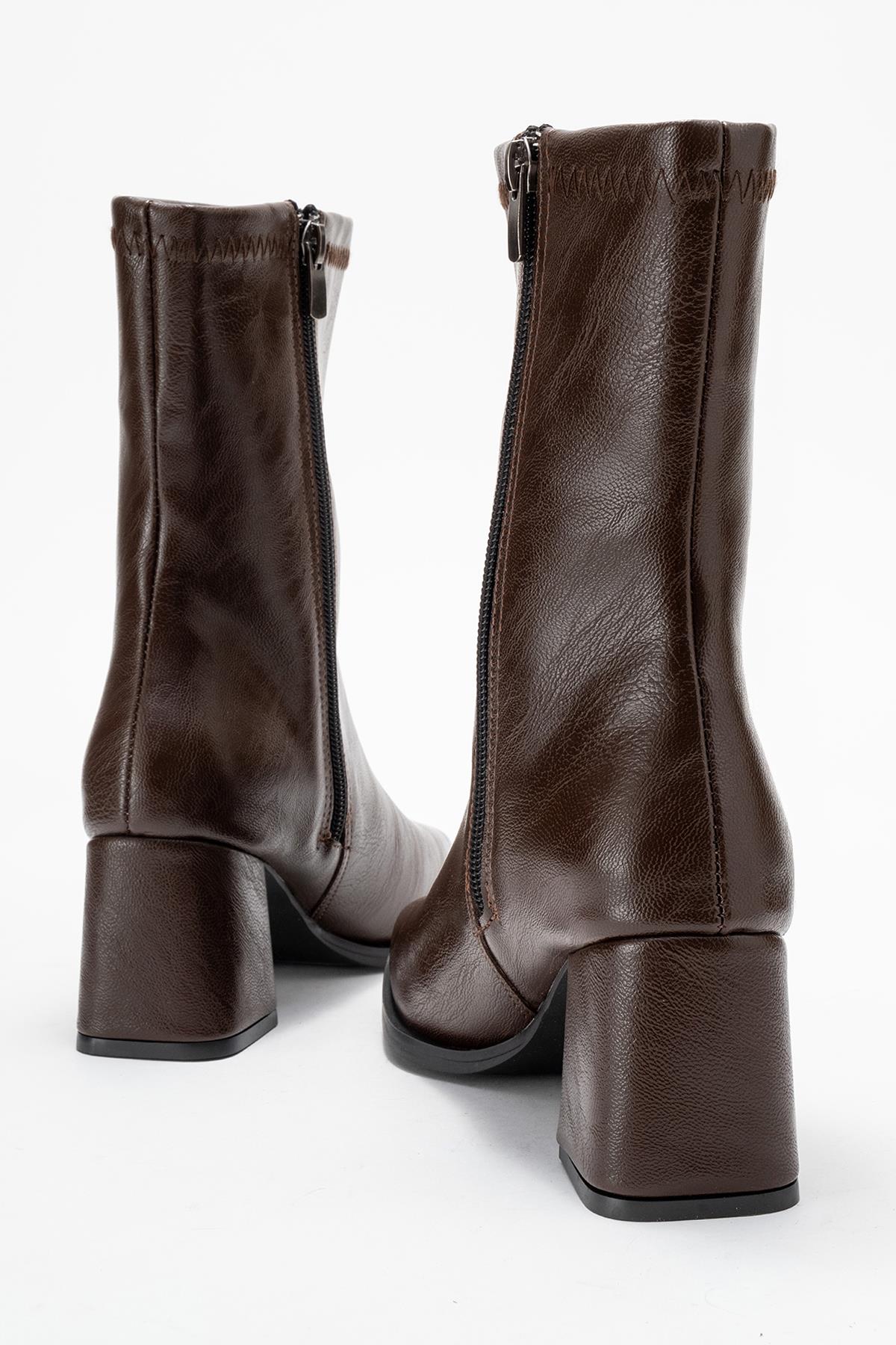 Küt Burunlu Sade Dikişli Fermuarlı Kadın Topuklu Bot KAHVE CİLT - Görsel 5