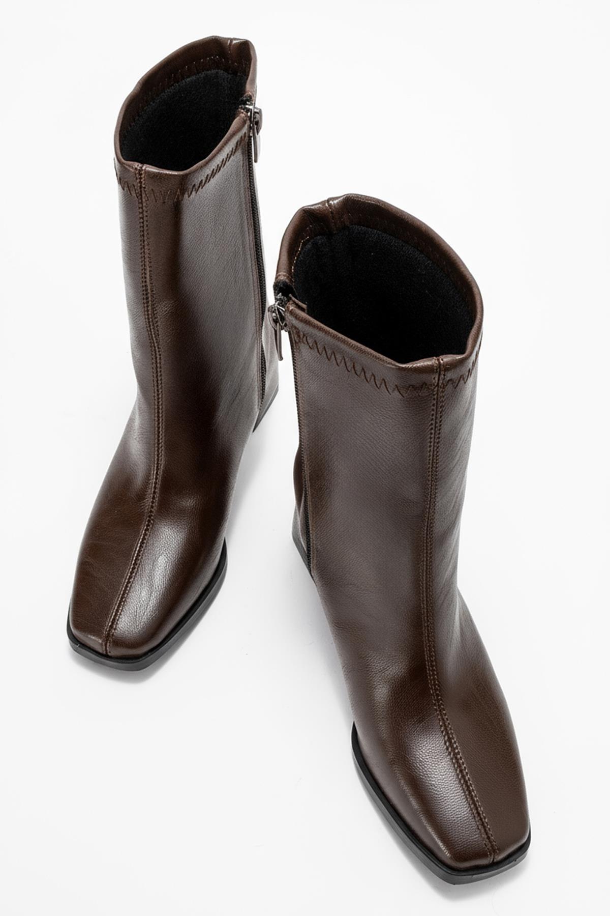 Küt Burunlu Sade Dikişli Fermuarlı Kadın Topuklu Bot KAHVE CİLT - Görsel 7