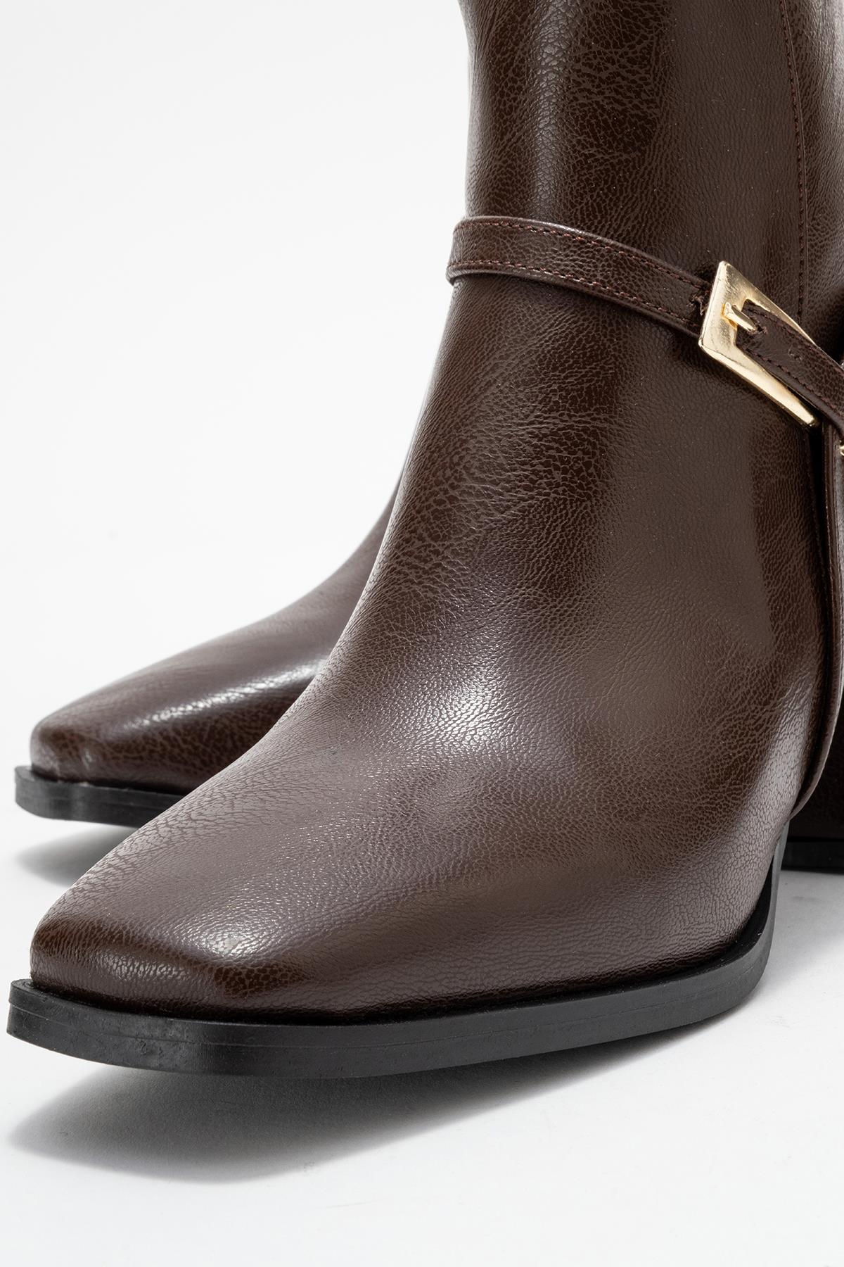 Küt Burunlu Tokalı Kadın Topuklu Bot KAHVE CİLT - Görsel 4