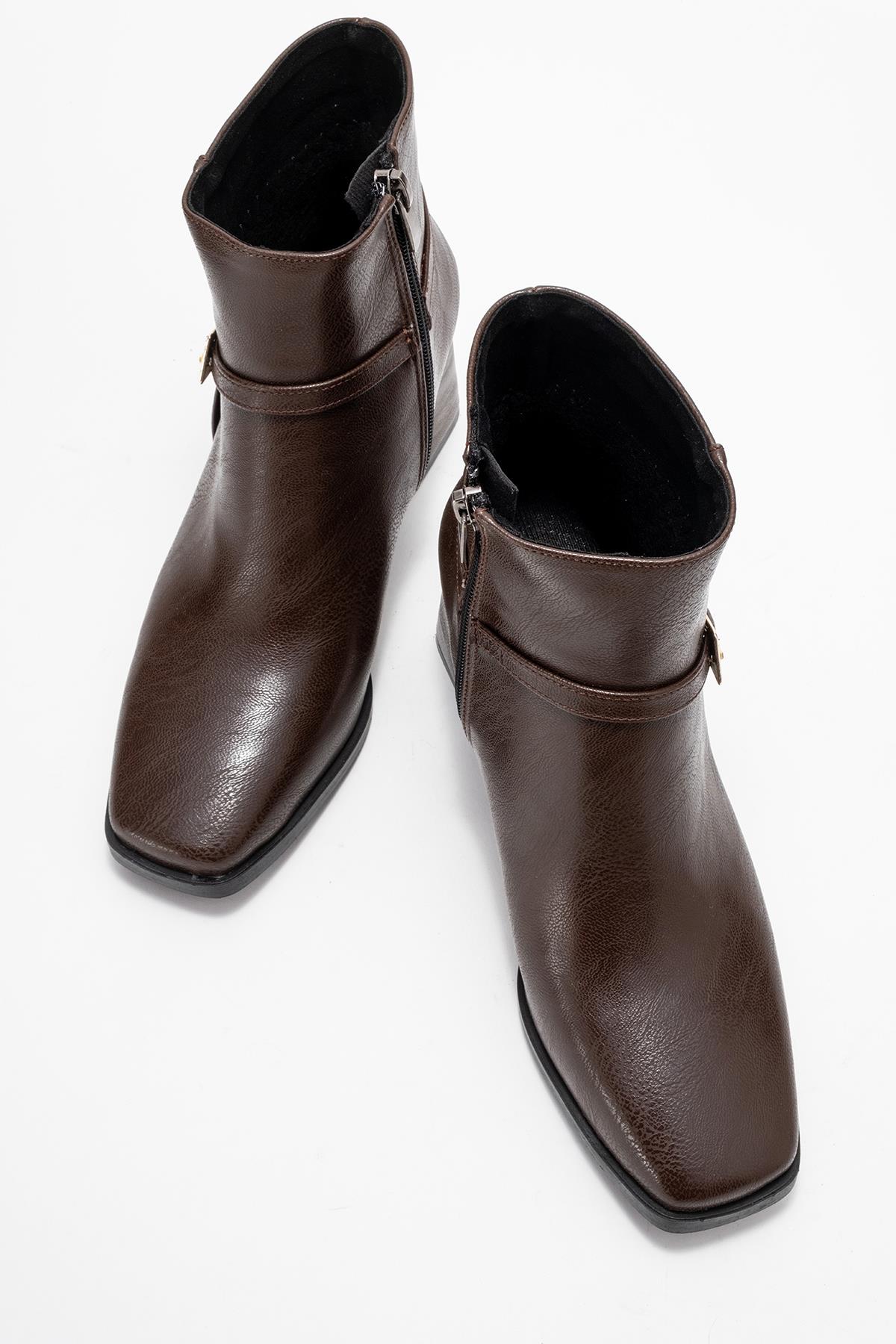 Küt Burunlu Tokalı Kadın Topuklu Bot KAHVE CİLT - Görsel 6