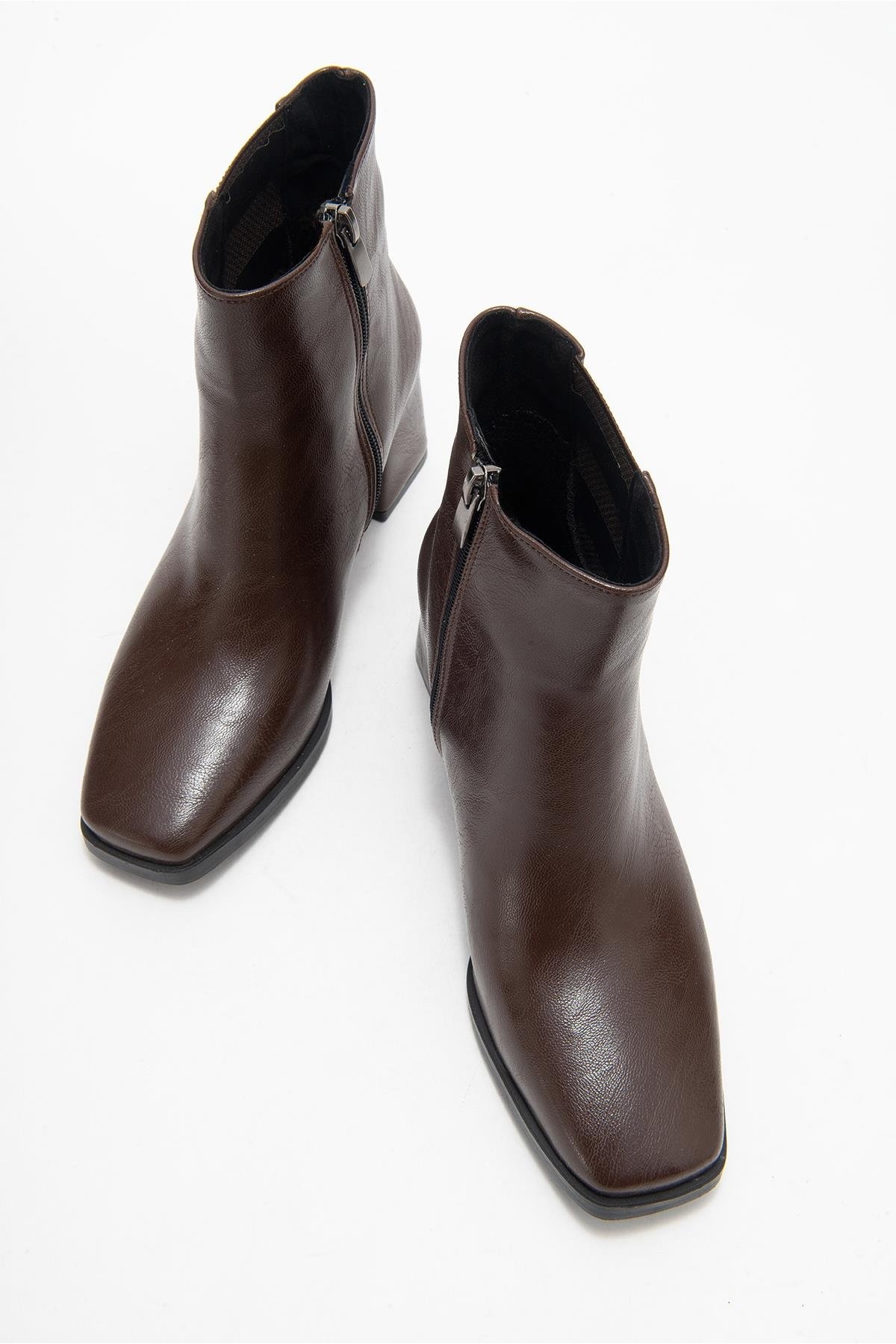 Küt Burunlu Sade Lastikli Kadın Topuklu Bot KAHVE CİLT - Görsel 6