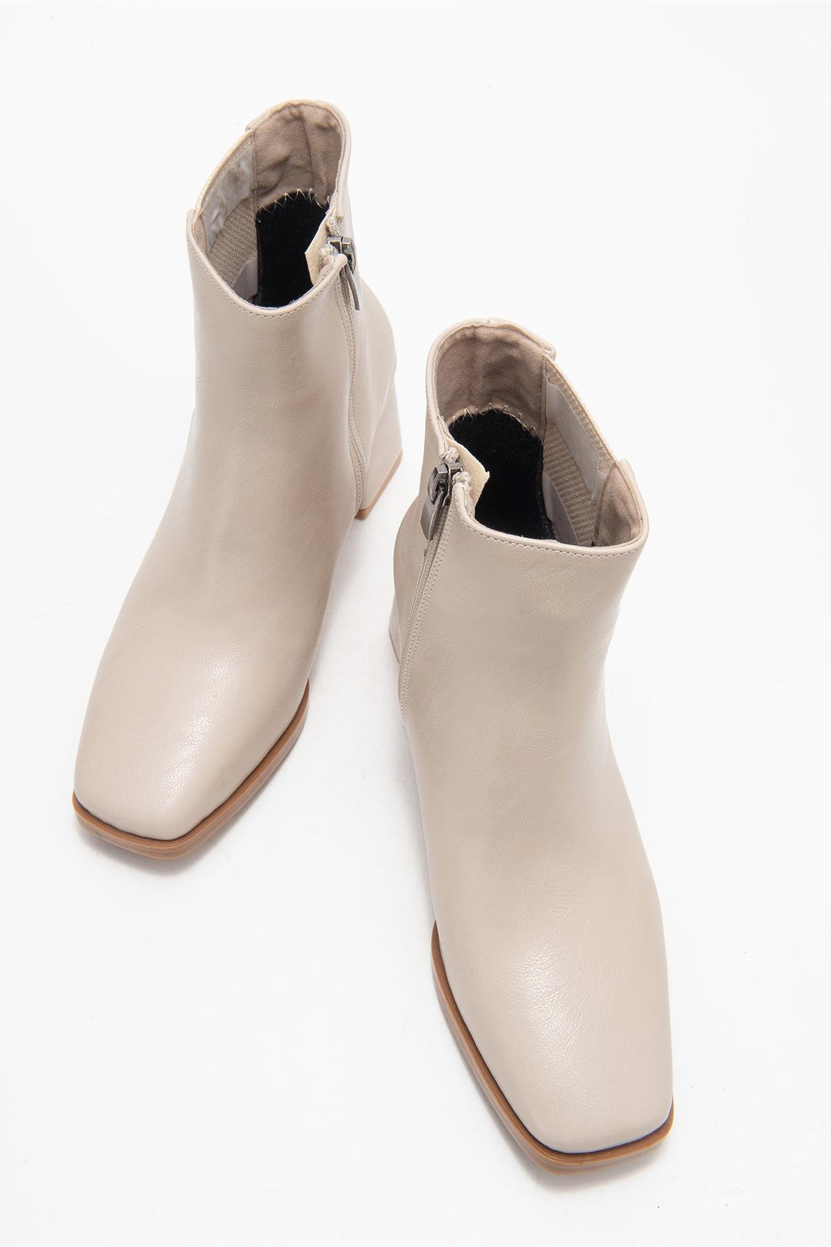 Küt Burunlu Sade Lastikli Kadın Topuklu Bot TEN CİLT - Görsel 6