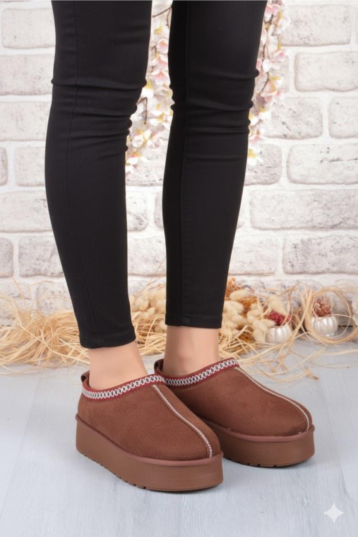 1191 İçi Kürklü Kalın Taban Önü Kapalı Kışlık Kadın Terlik - Görsel 3