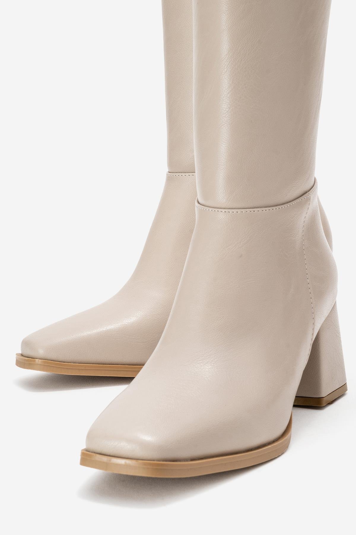 Sade Küt Burunlu Topuklu Kadın Çizme BEJ CİLT - Görsel 4