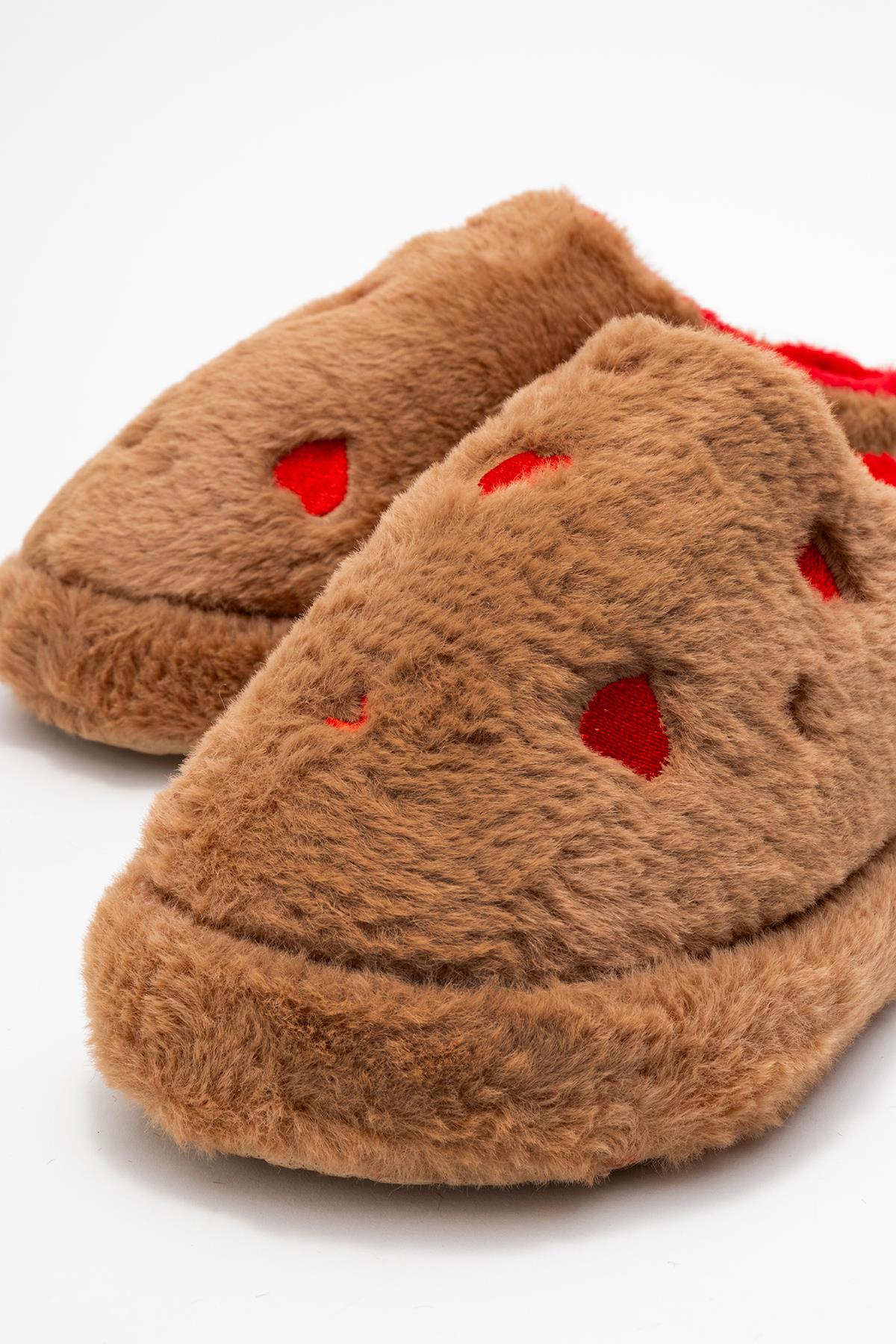 Kadın Arkası Açık Kalpli Tüylü Ev Terliği; VİZON - Görsel 4