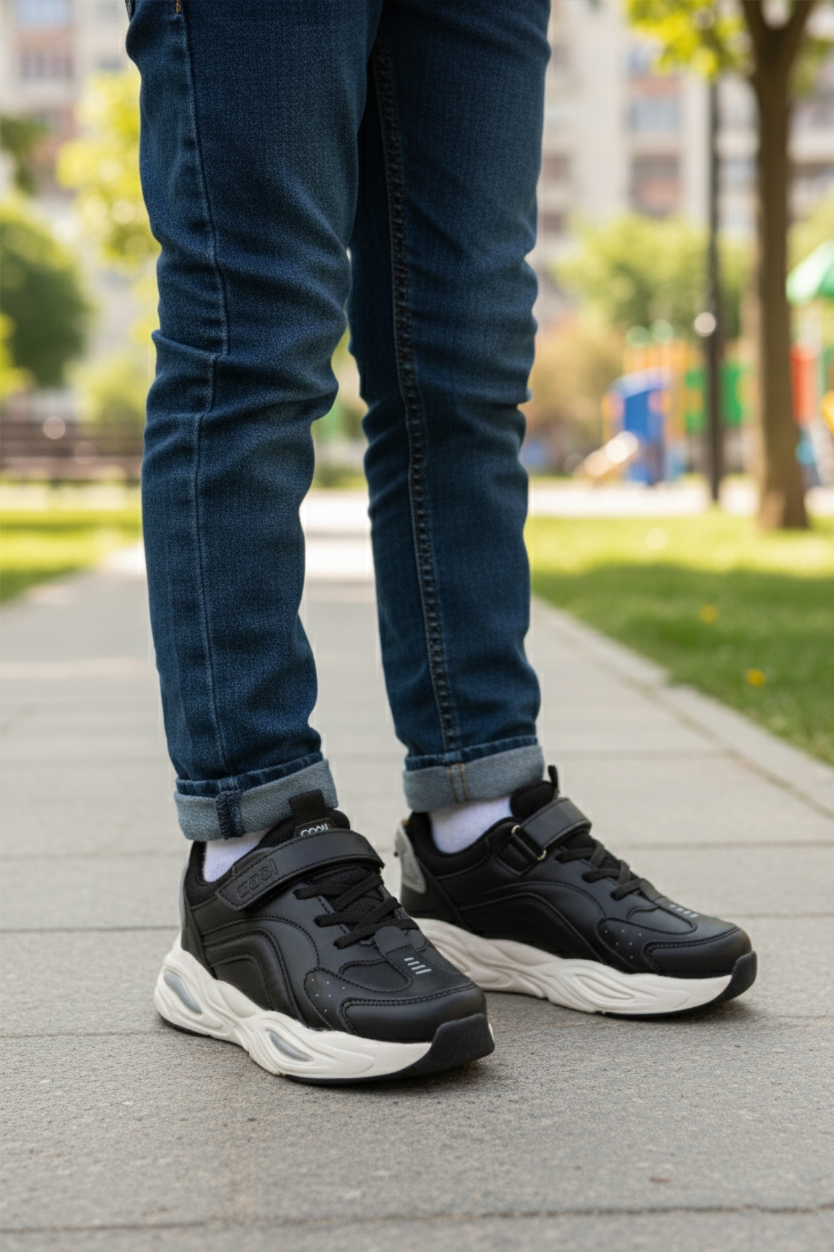 Siyah Beyaz Cırtlı Hafifi Erkek Çocuk Spor Ayakkabı Toti Cilt F - Görsel 3