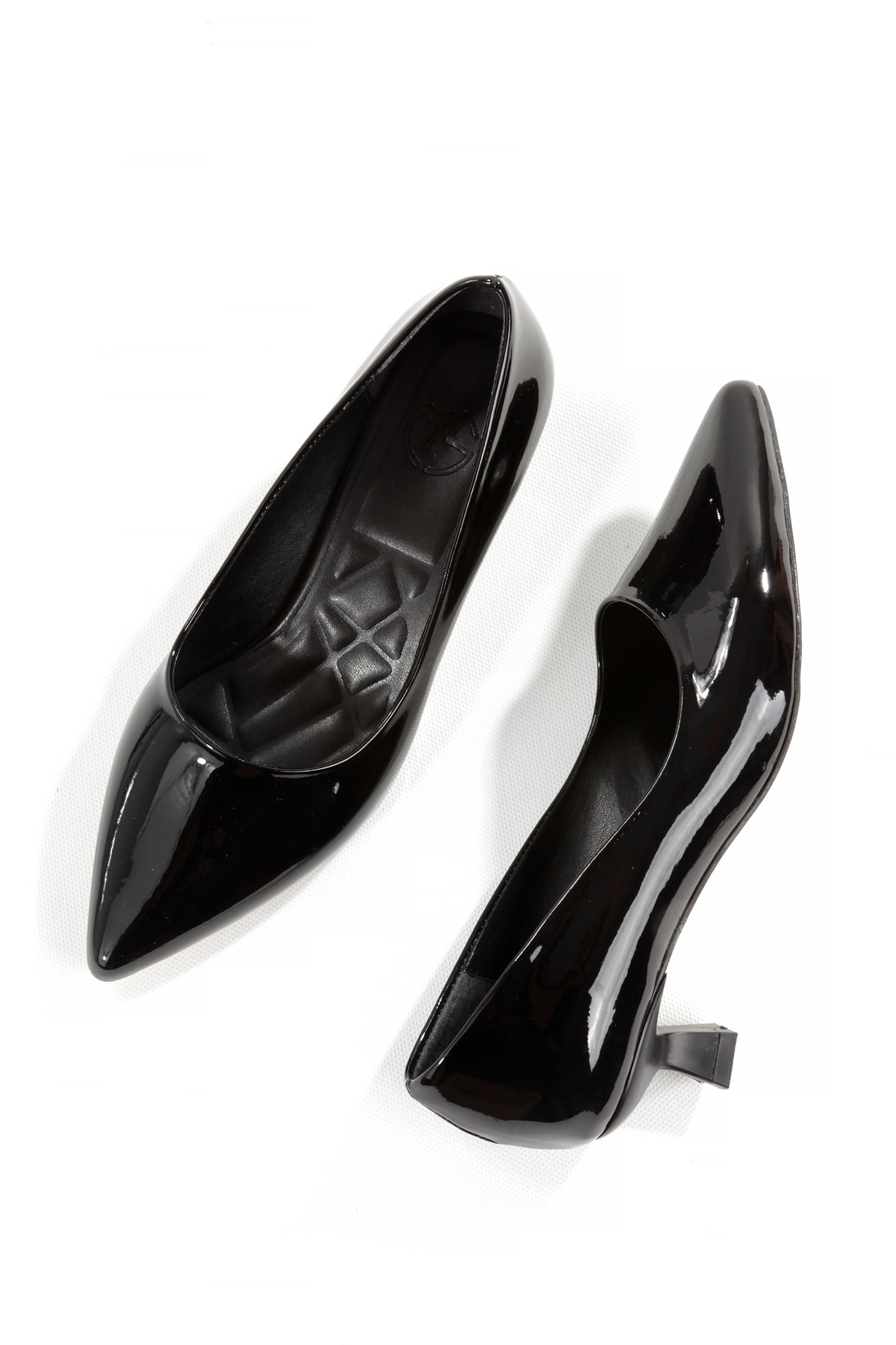 Siyah Rugan Alçak Kısa Fındık Topuklu Stiletto Abiye Ayakkabı MiniKandy - Görsel 3