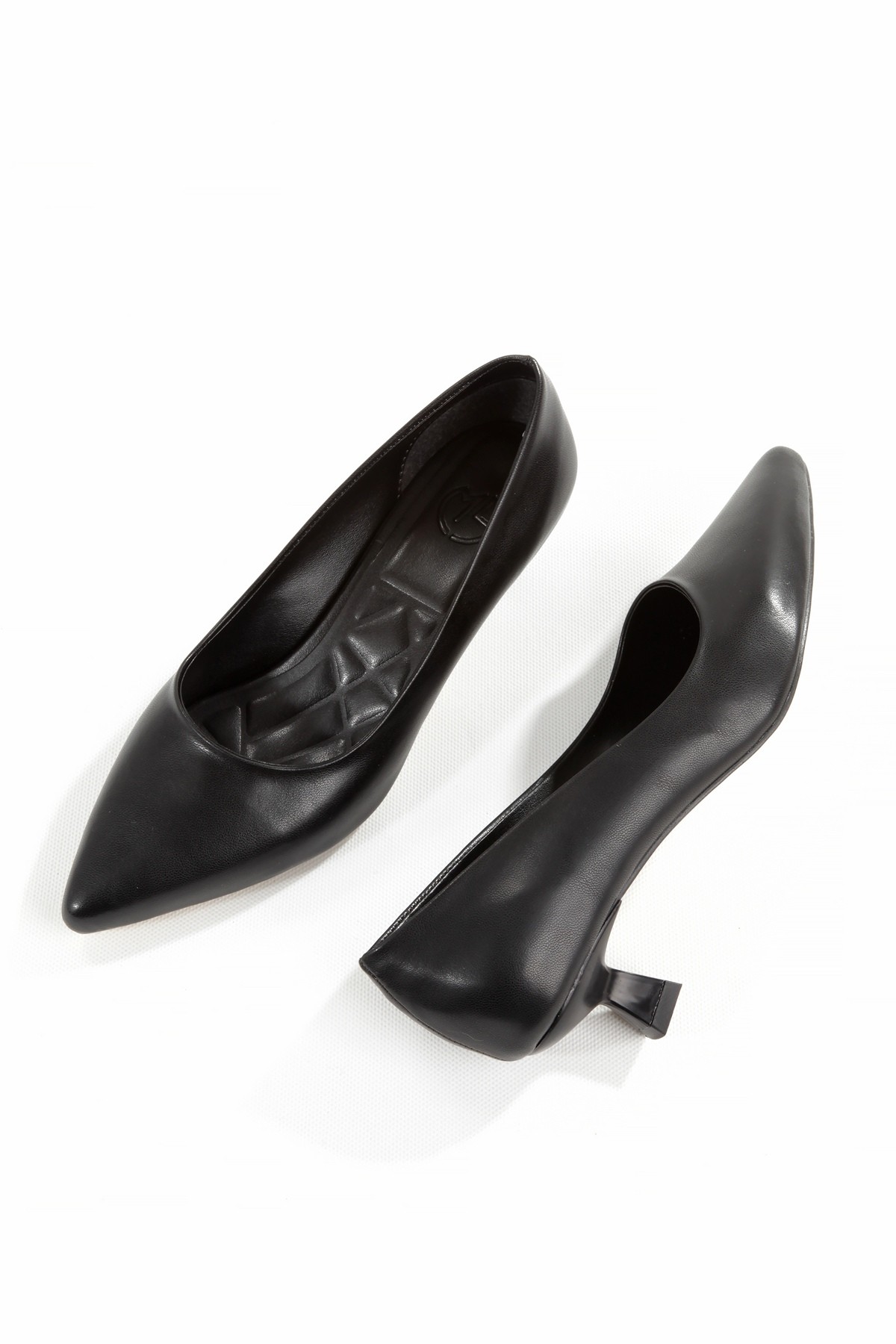 Siyah Mat Alçak Kısa Fındık Topuklu Stiletto Abiye Ayakkabı MiniKandy - Görsel 3