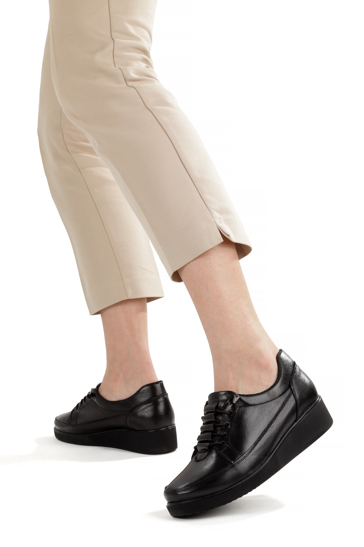 Siyah Hakiki Deri Anatomik Lastik Bağcıklı Günlük Hafif Kadın Ayakkabı Maan - Görsel 4