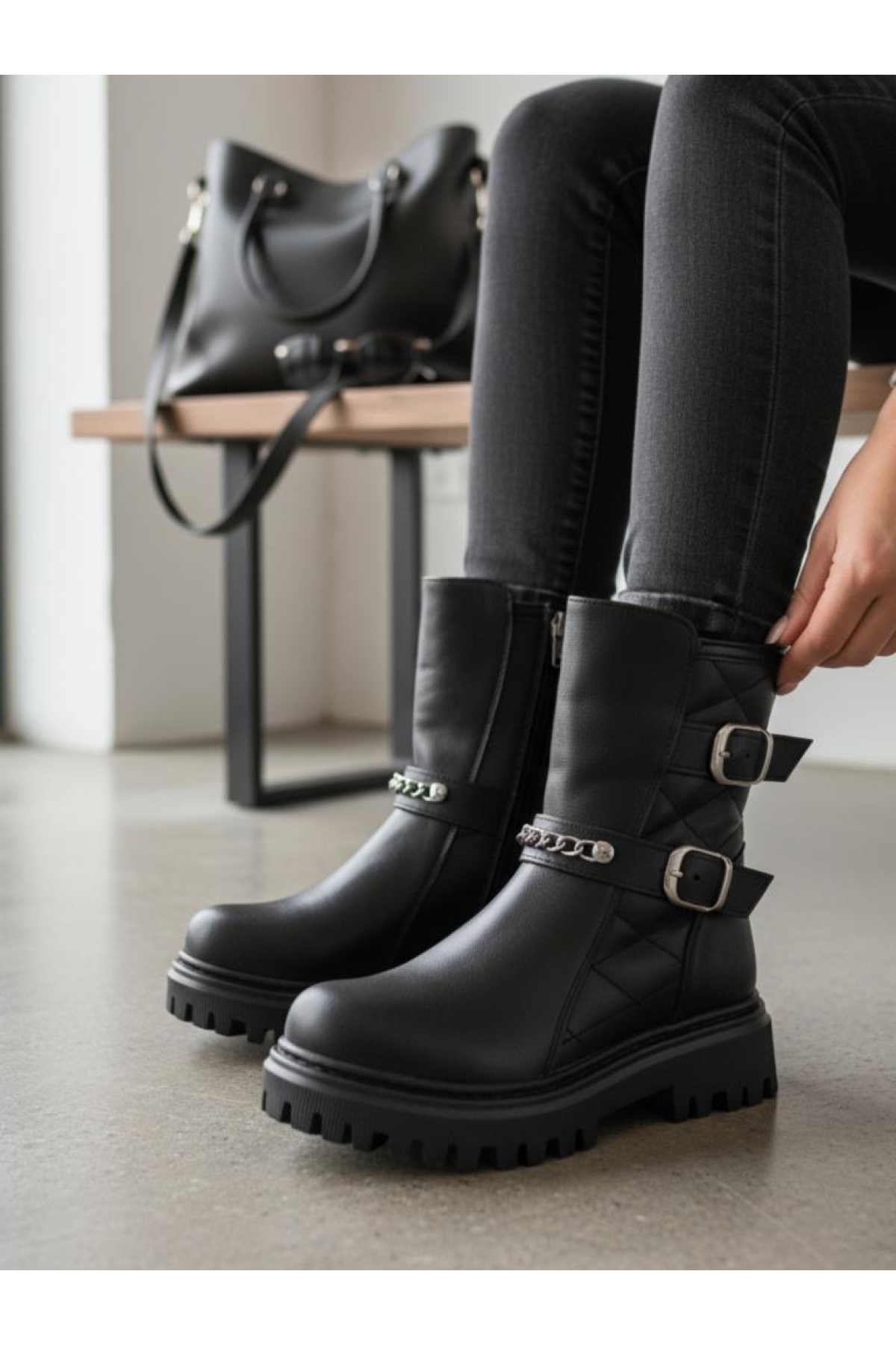 Kız Çocuk Zincir Tokalı Suya Ve Soğuk Havaya Dayanıklı Kaymaz Kalın Taban Kışlık Bot Bootie Çizme - Görsel 3