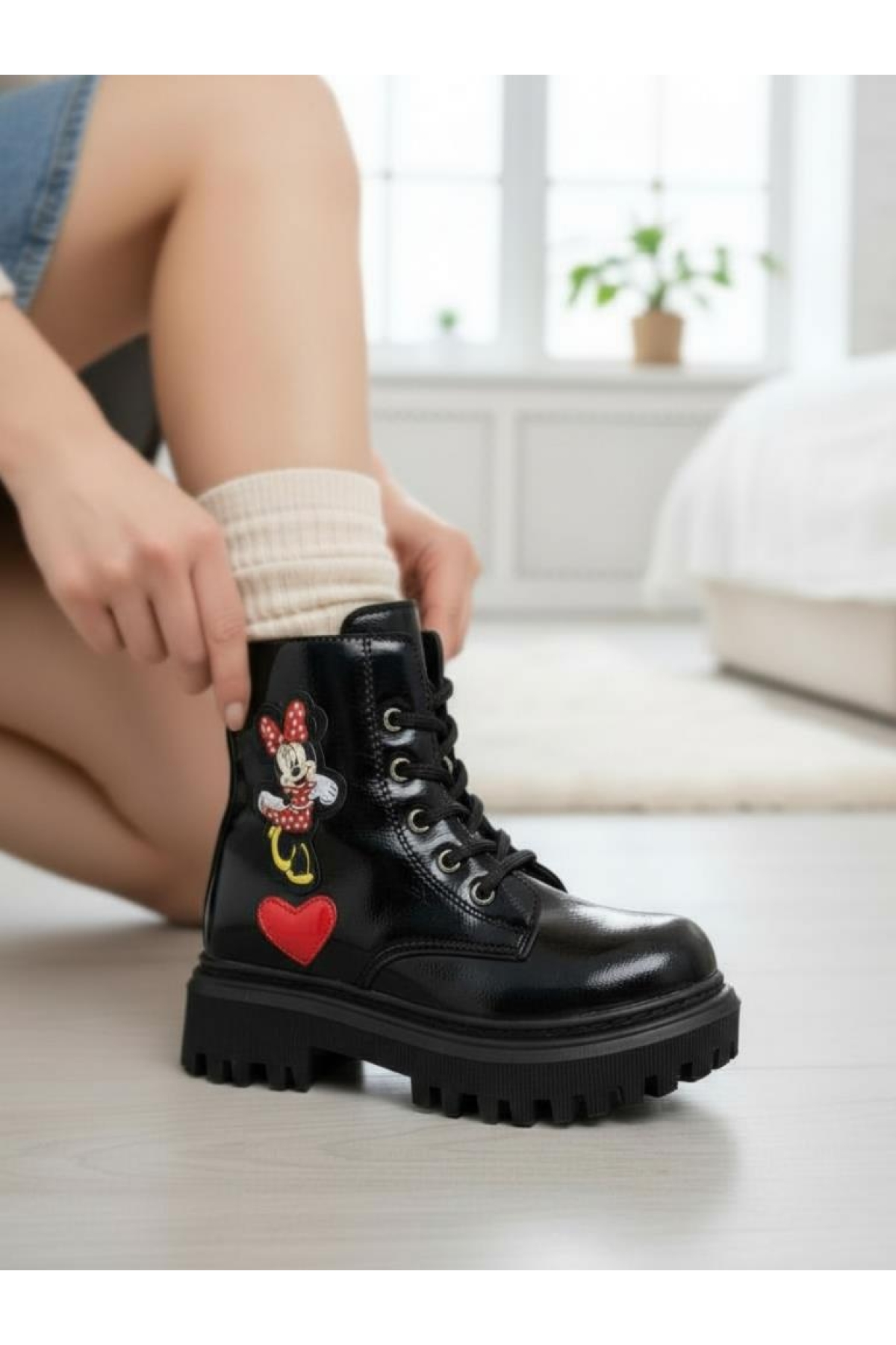 Kız Çocuk Suya Soğuk Havaya Dayanıklı Minnie Figürlü Kışlık Siyah Rugan Bot Ayakkabı - Görsel 2