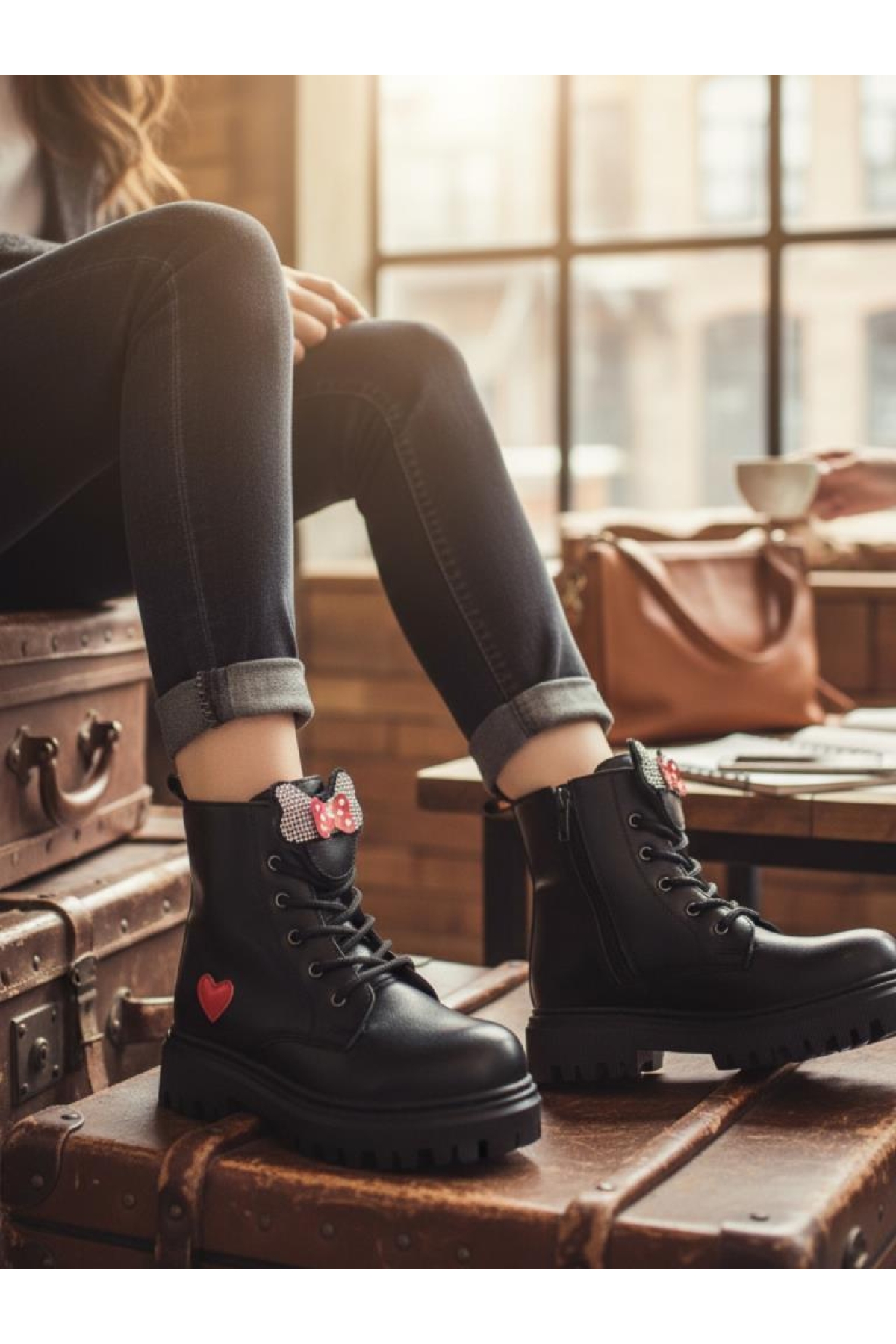 Kız Çocuk Suya Soğuk Havaya Dayanıklı Minnie Figürlü Kışlık Siyah Rugan Bot Ayakkabı - Görsel 5
