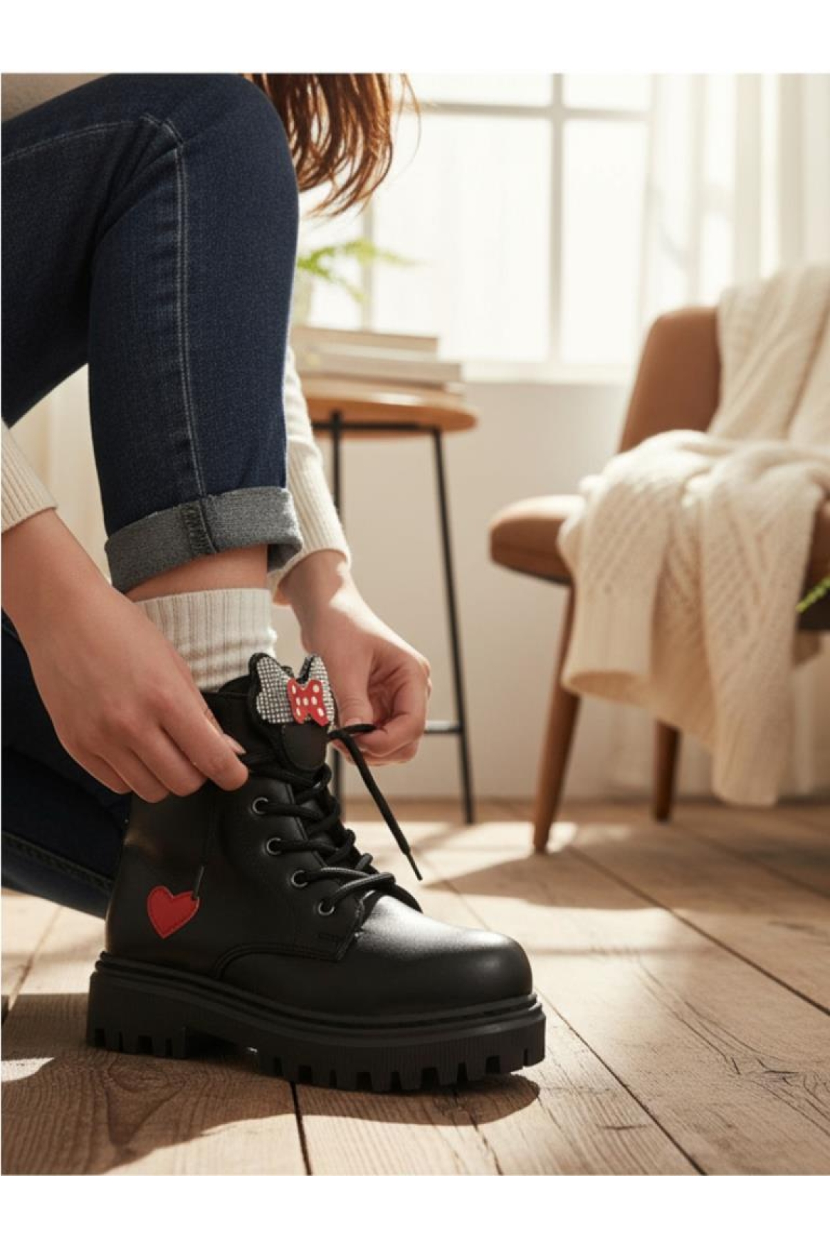 Kız Çocuk Suya Soğuk Havaya Dayanıklı Minnie Figürlü Kışlık Siyah Rugan Bot Ayakkabı - Görsel 6