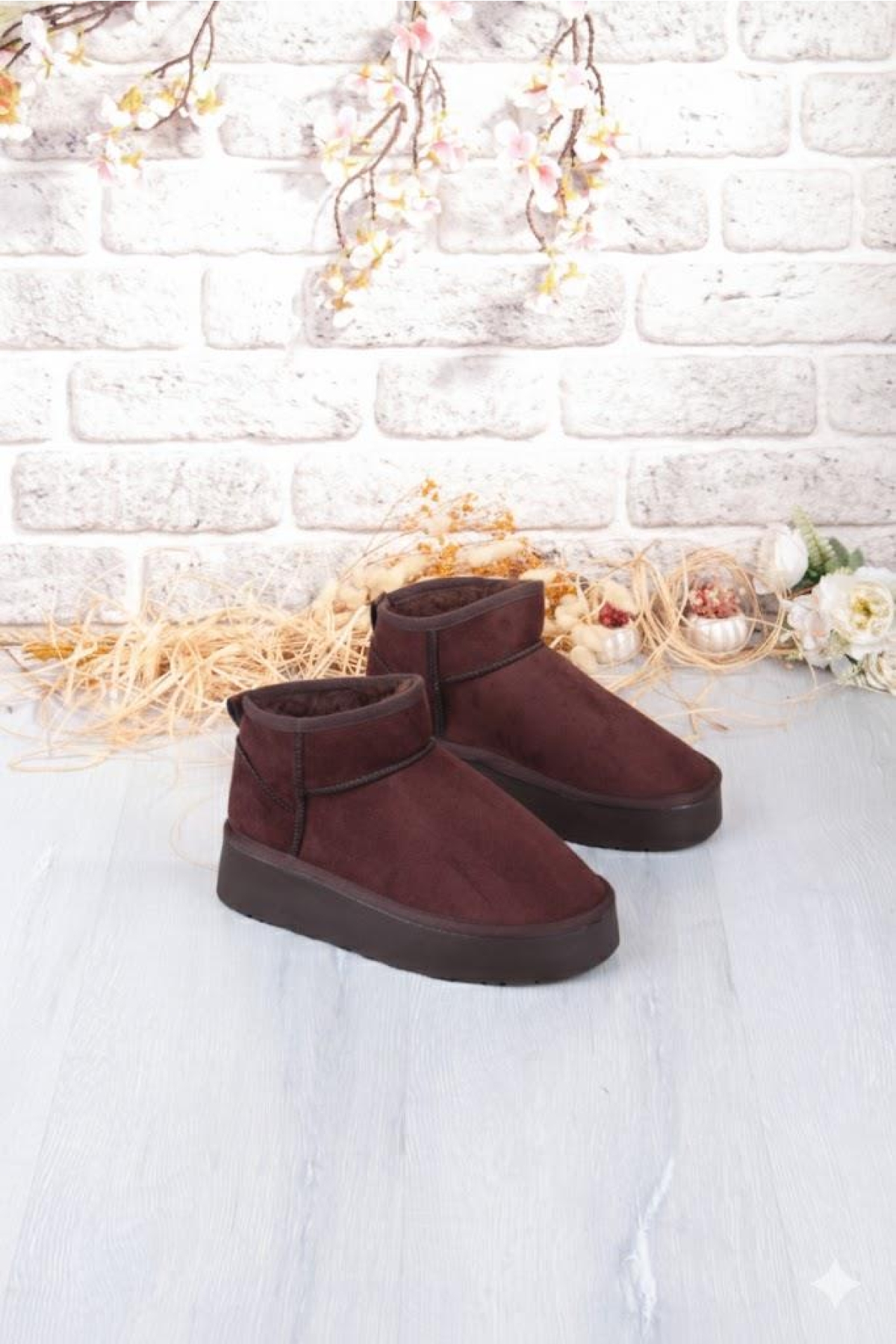 Elanaz Süet İçi Kürklü Kalın Taban Mini Boy Bilekte Kısa Kadın Bot - Görsel 6