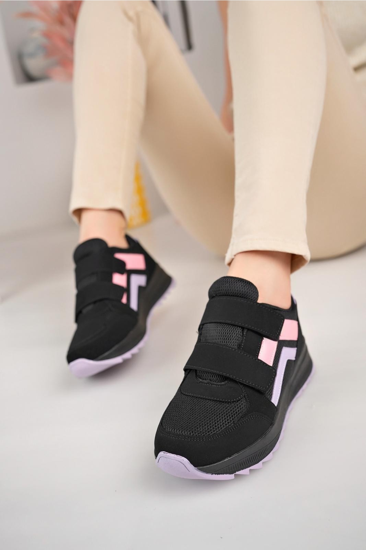 Sararmaz Taban Cırtlı Spor Ayakkabı - Görsel 3