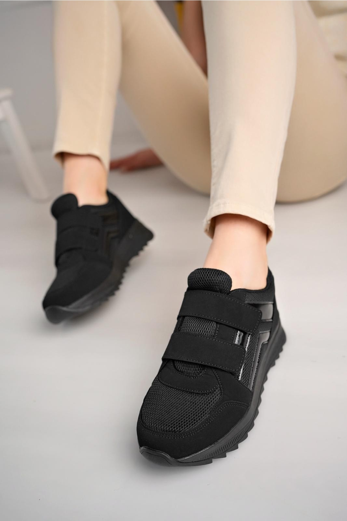 Sararmaz Taban Cırtlı Spor Ayakkabı - Görsel 3