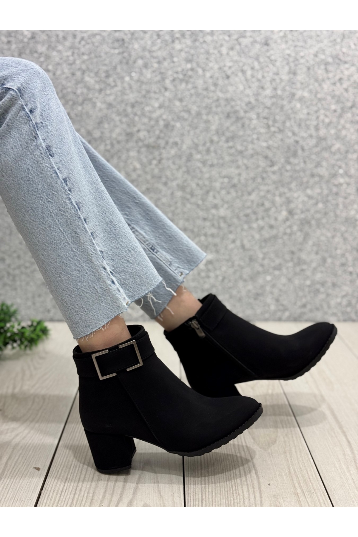 Tokalı Klasik Kadın Bot - Görsel 2