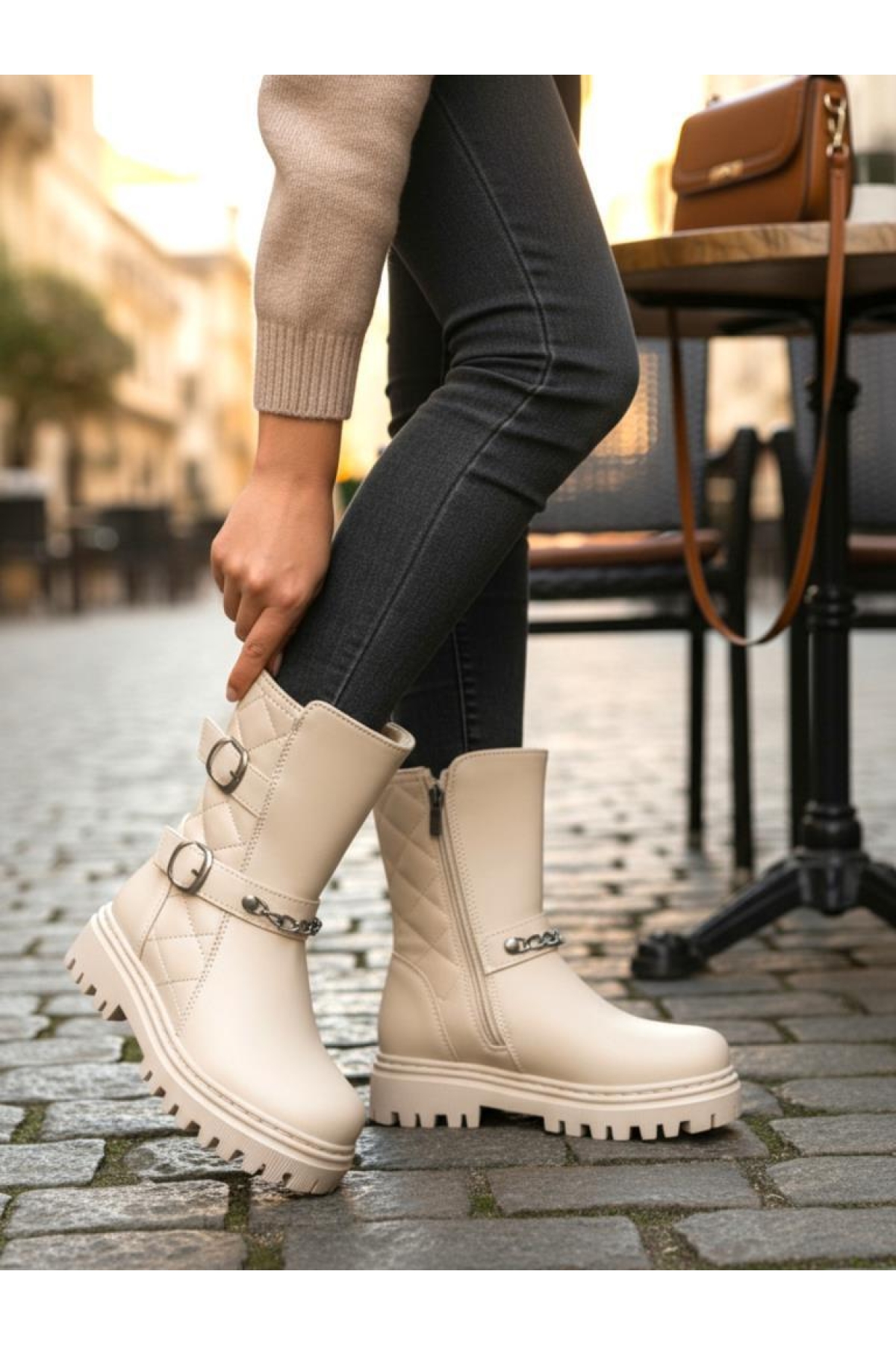 Kız Çocuk Zincir Tokalı Suya Ve Soğuk Havaya Dayanıklı Kaymaz Kalın Taban Kışlık Bot Bootie Çizme - Görsel 2
