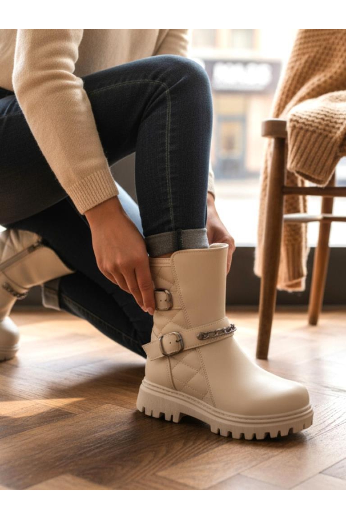 Kız Çocuk Zincir Tokalı Suya Ve Soğuk Havaya Dayanıklı Kaymaz Kalın Taban Kışlık Bot Bootie Çizme - Görsel 5