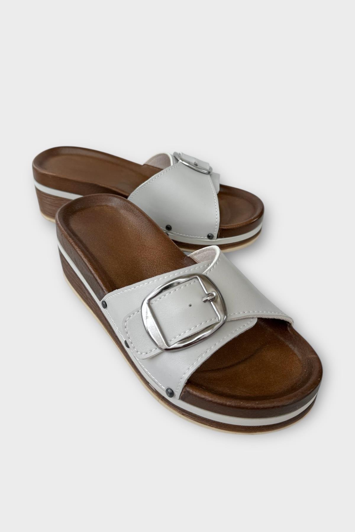 Kadın Günlük Terlik Tokalı Dolgu Topuk Şık Yazlık Ev Plaj Tatil Terliği GRİ - Görsel 3