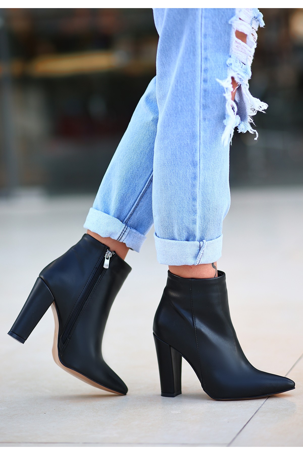 Siyah Fermuarlı Kadın Topuklu Bot - Görsel 5