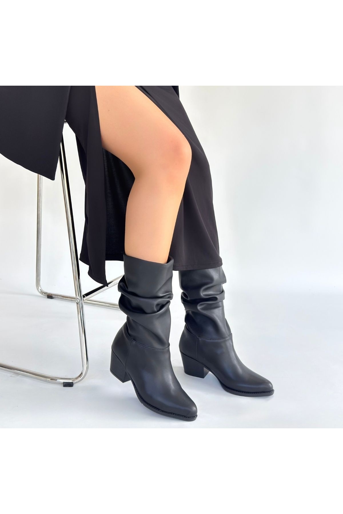 Siyah Körüklü Kadın Topuklu Çizme - Görsel 5