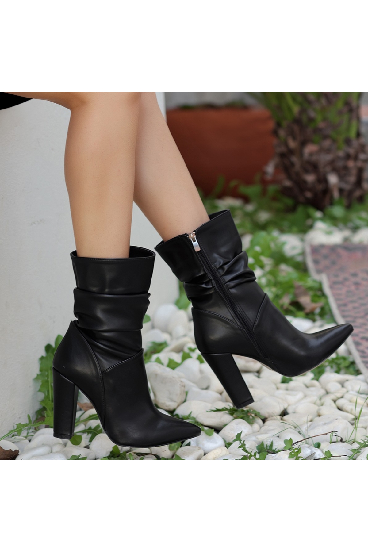 Siyah Fermuarlı Kadın Topuklu Çizme - Görsel 6