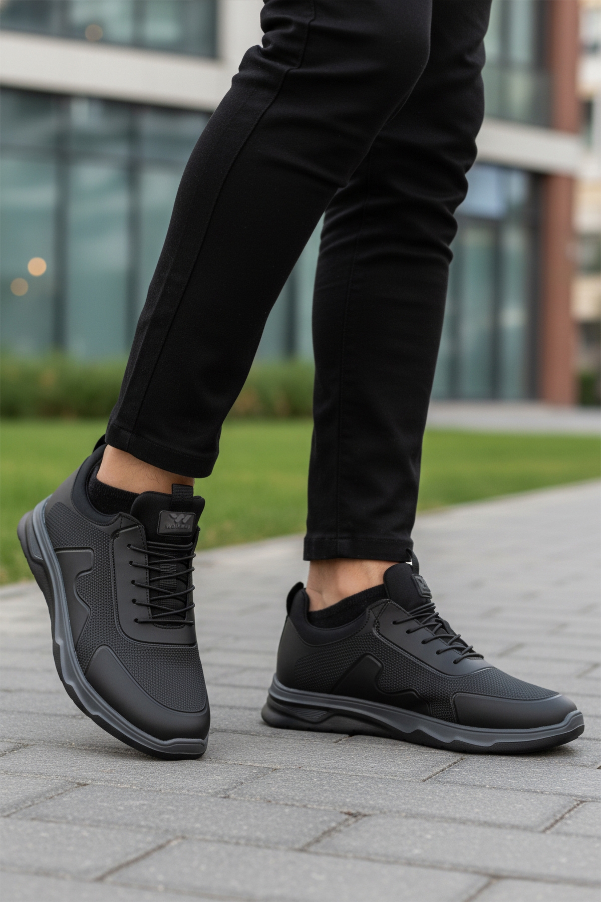 Siyah Lastik Bağcıklı Erkek Spor Ayakkabı - Görsel 4