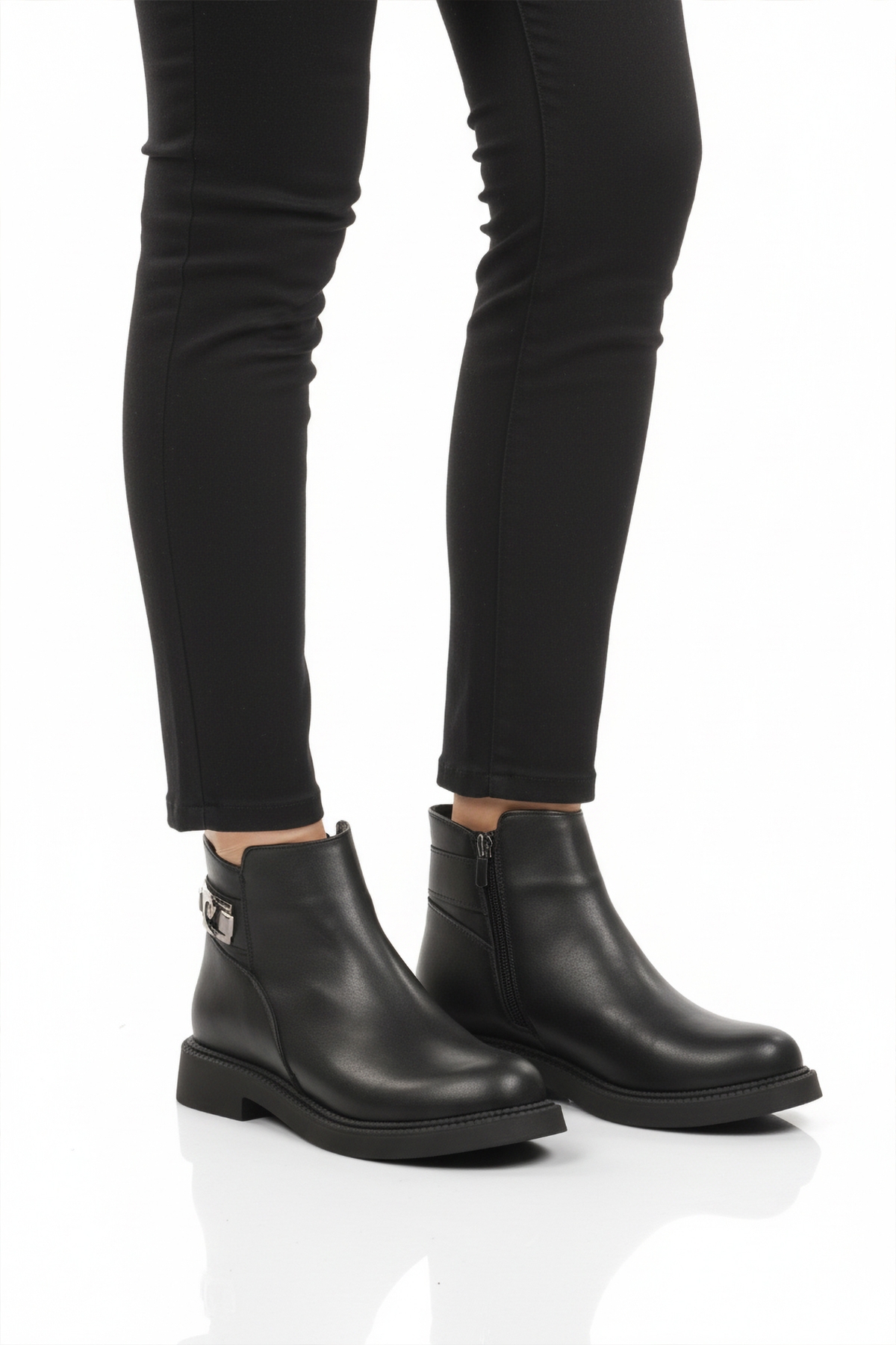 Siyah İçi Kürklü Kadın Topuklu Bot - Görsel 2