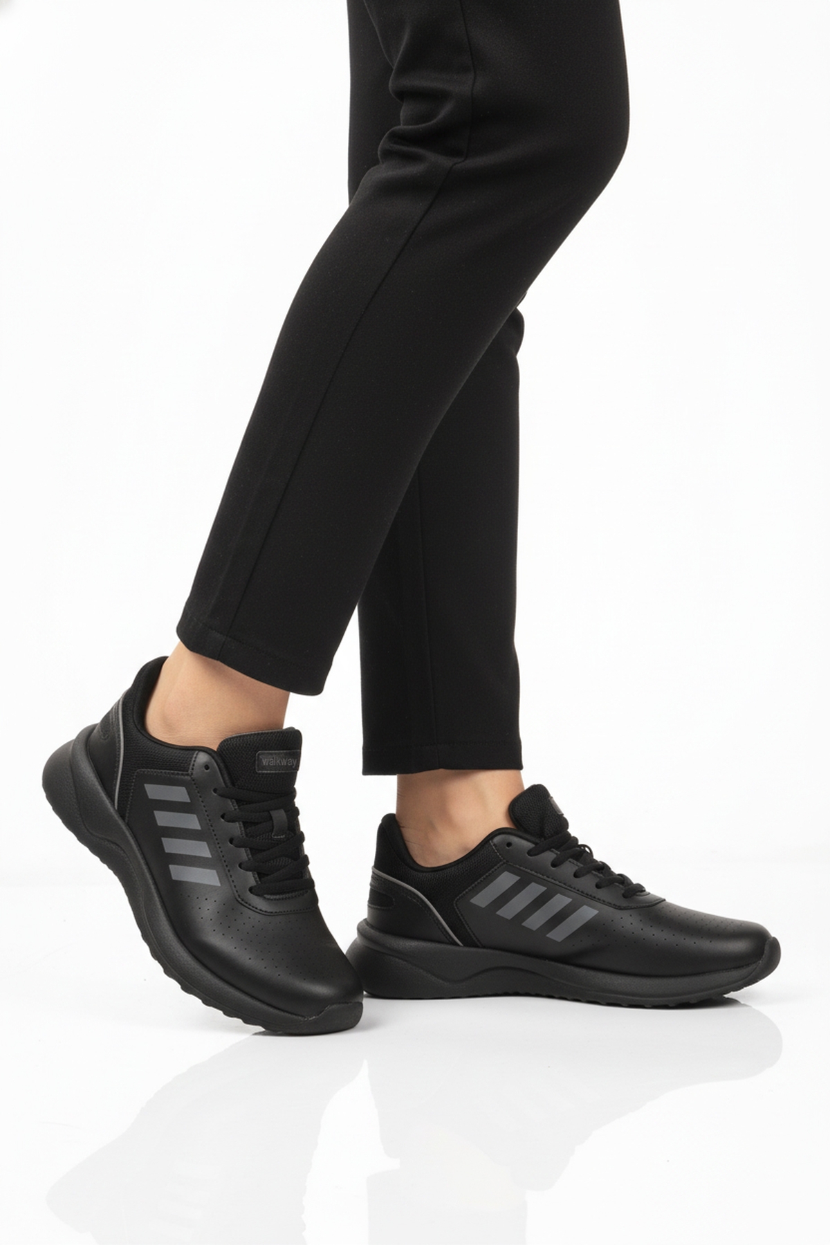 Siyah Bağcıklı Unisex Spor Ayakkabı - Görsel 2