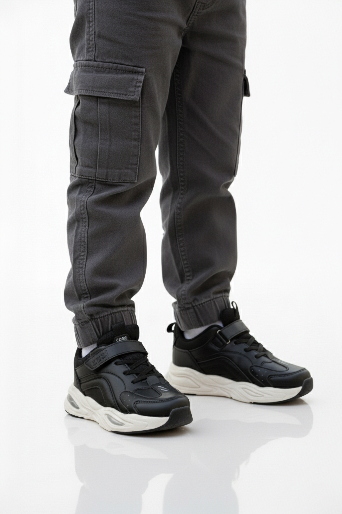 Siyah Beyaz Cırtlı Erkek Çocuk Spor Ayakkabı - Görsel 2