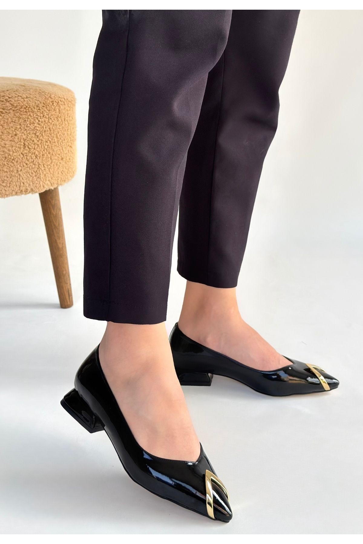 Siyah Rugan Kadın Babet Ayakkabı - Görsel 2