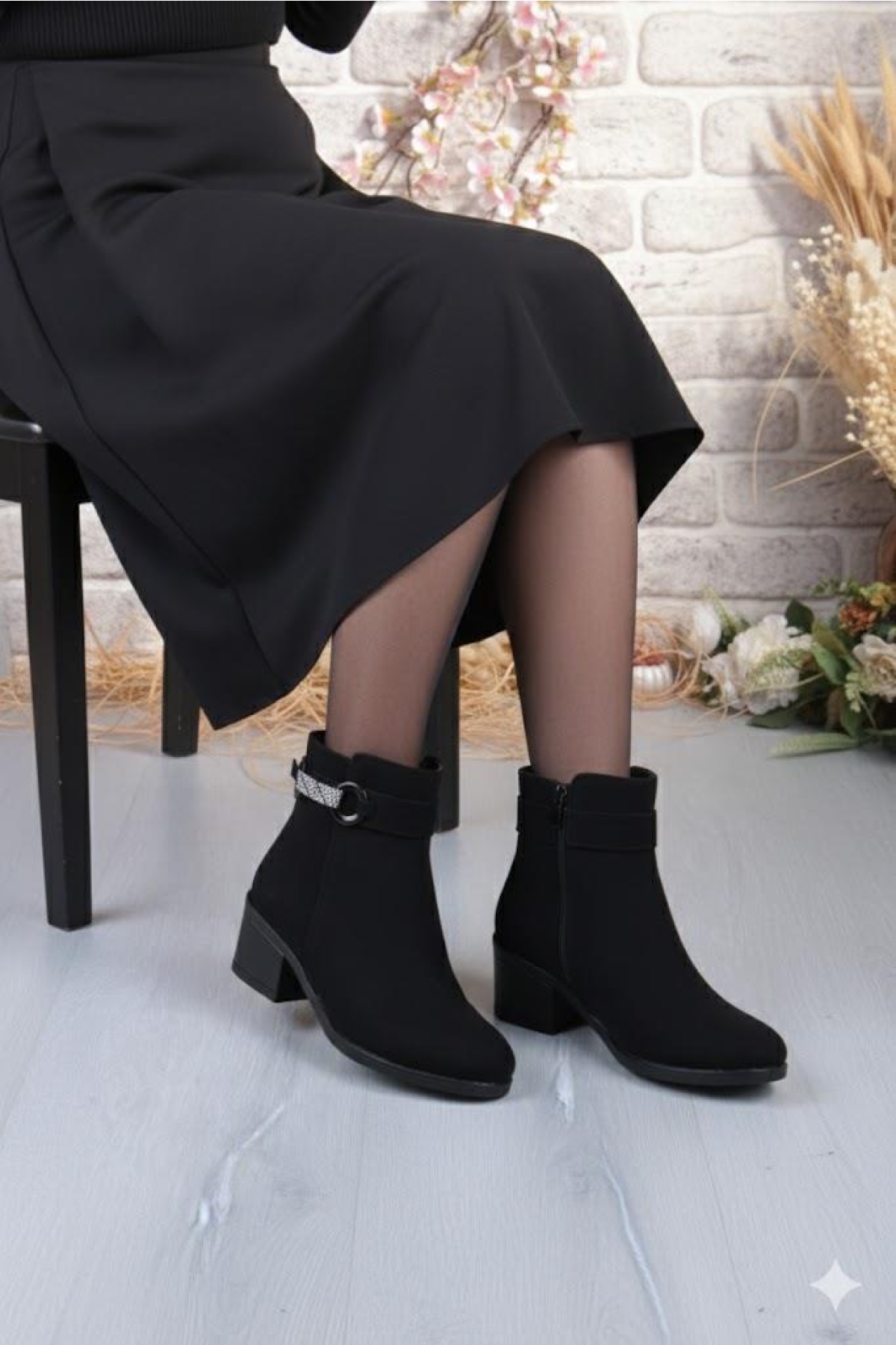 1093 Rahat Esnek Toka Detaylı Sıcak Astar 4 Cm yüksek Topuk Kadın Bot - Görsel 2