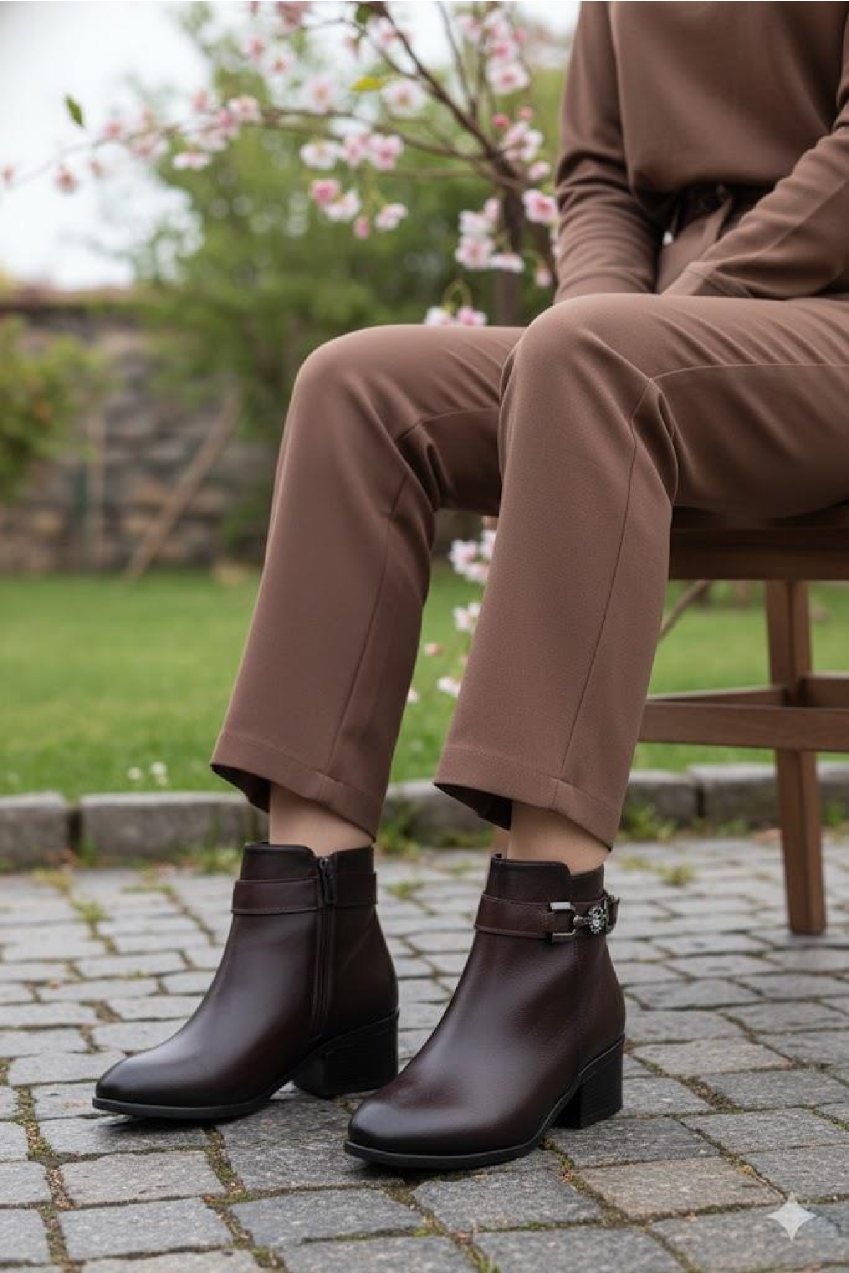 1094 Rahat Esnek Toka Detaylı Sıcak Astar 4 Cm yüksek Topuk Kadın Bot - Görsel 8