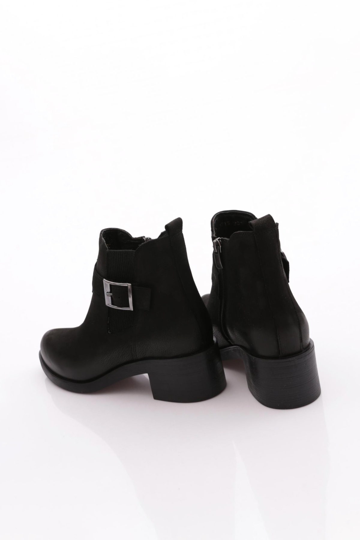 1715 Kadin Kemer Toka Detayli Topuklu Bot - Görsel 4